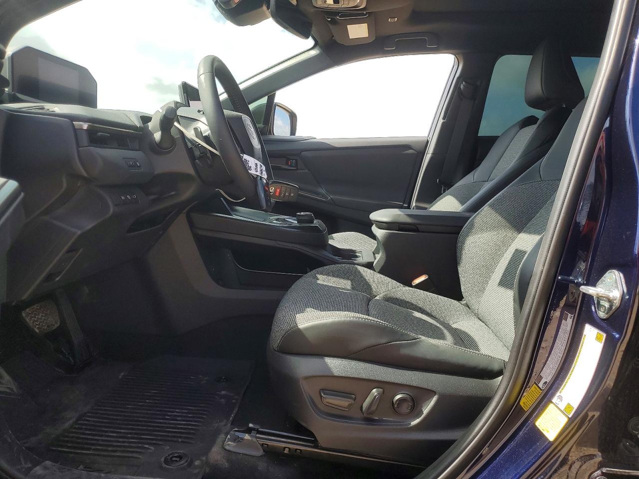 2026 Toyota Bz Xle Plus Синий vin: JTMBCAEB6TA000907