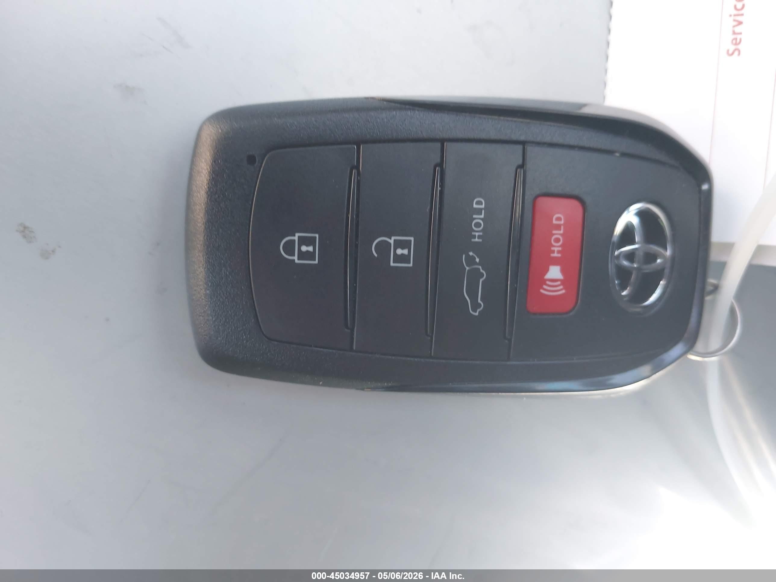 2026 Toyota Bz Xle Plus Белый vin: JTMBCAEB6TJ011907