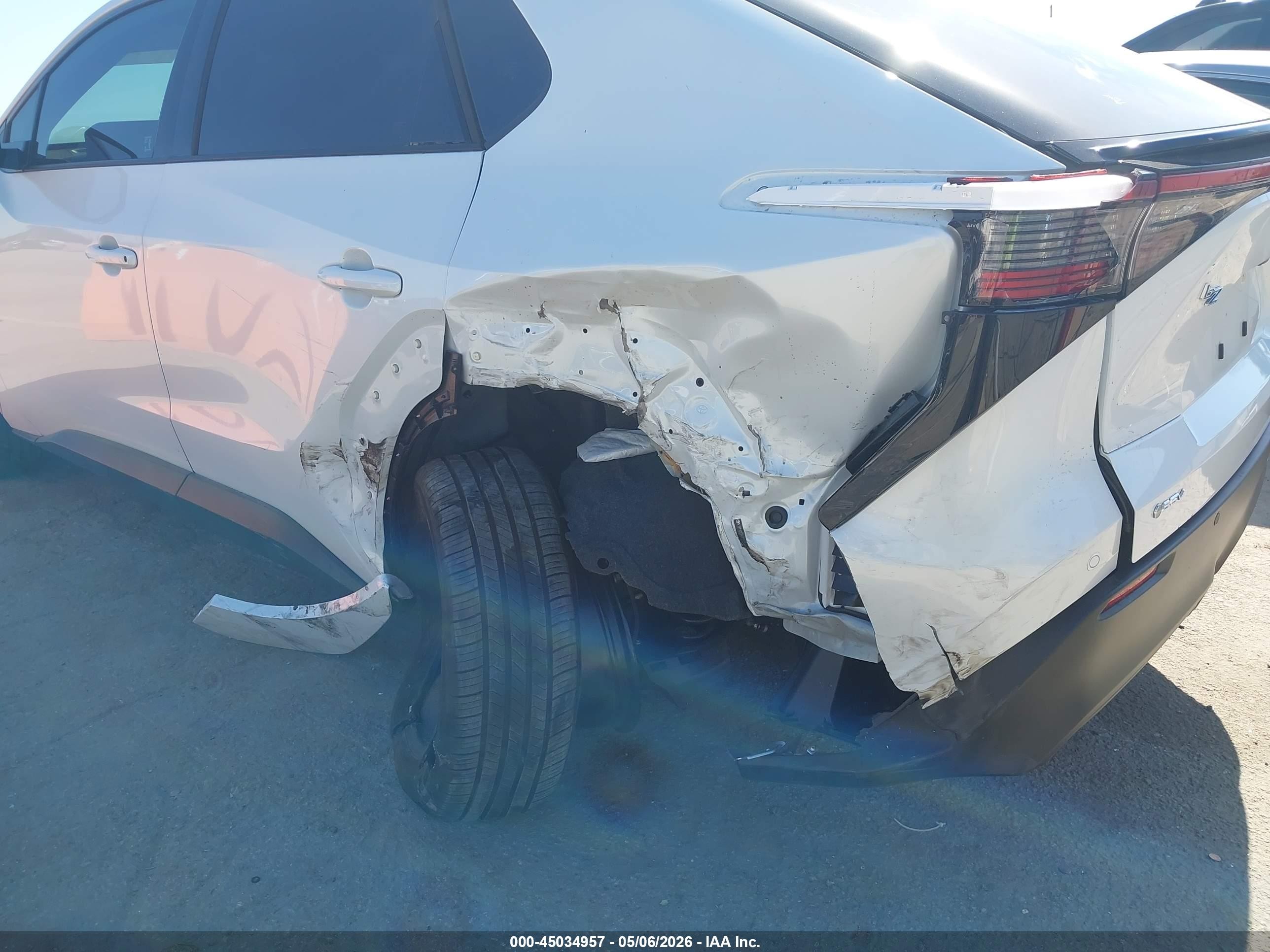 2026 Toyota Bz Xle Plus Белый vin: JTMBCAEB6TJ011907