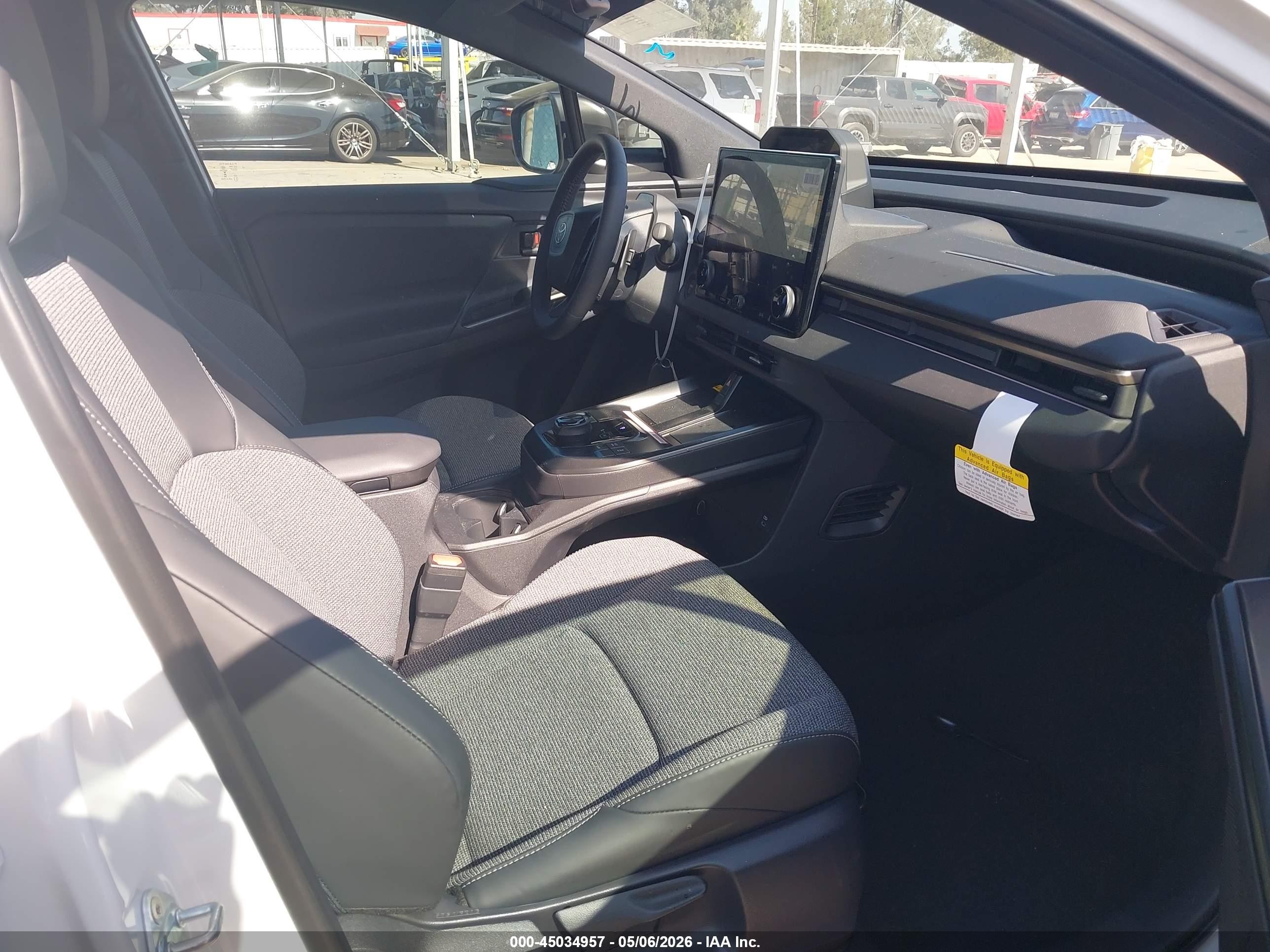 2026 Toyota Bz Xle Plus Белый vin: JTMBCAEB6TJ011907