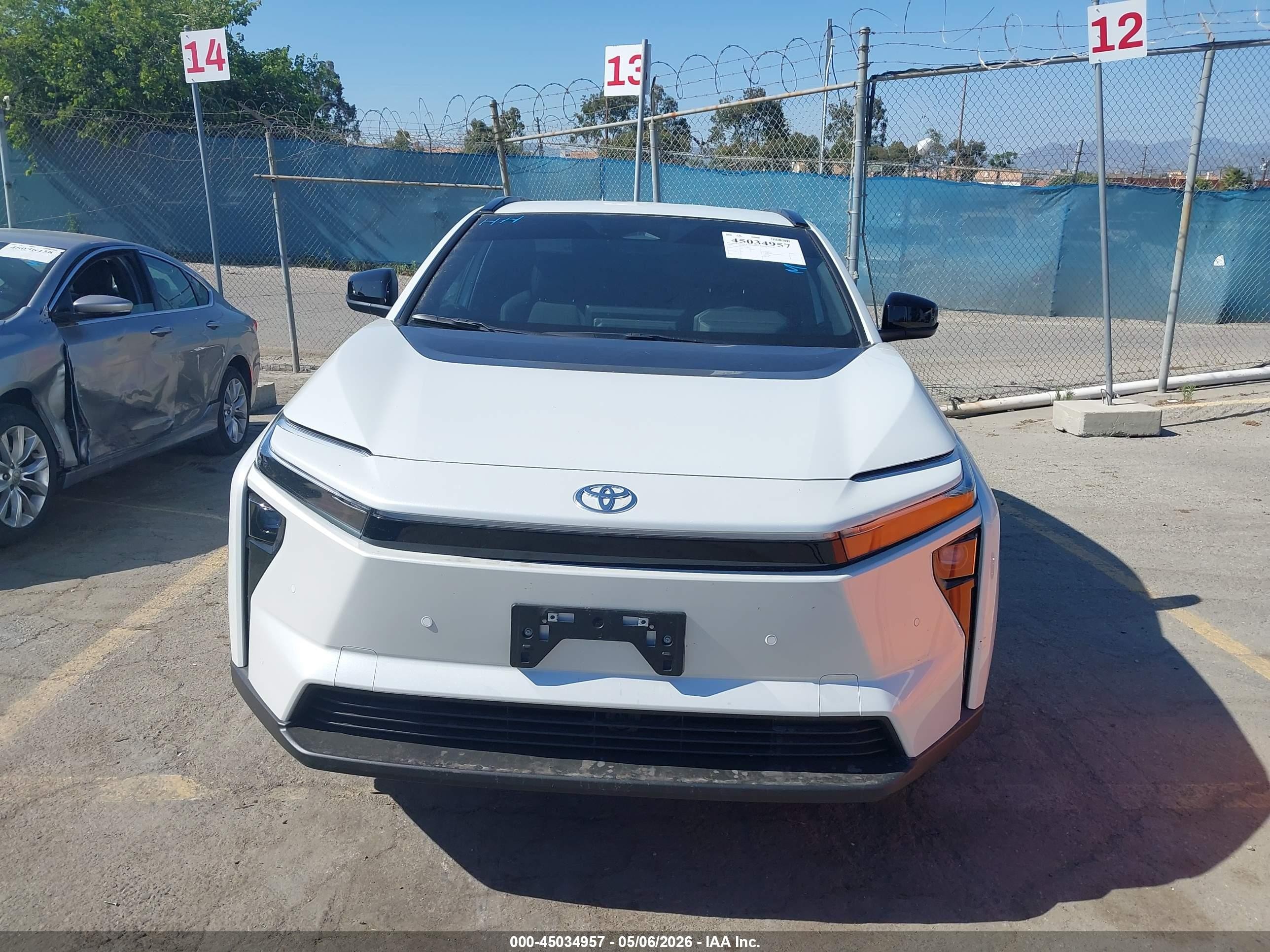 2026 Toyota Bz Xle Plus Белый vin: JTMBCAEB6TJ011907