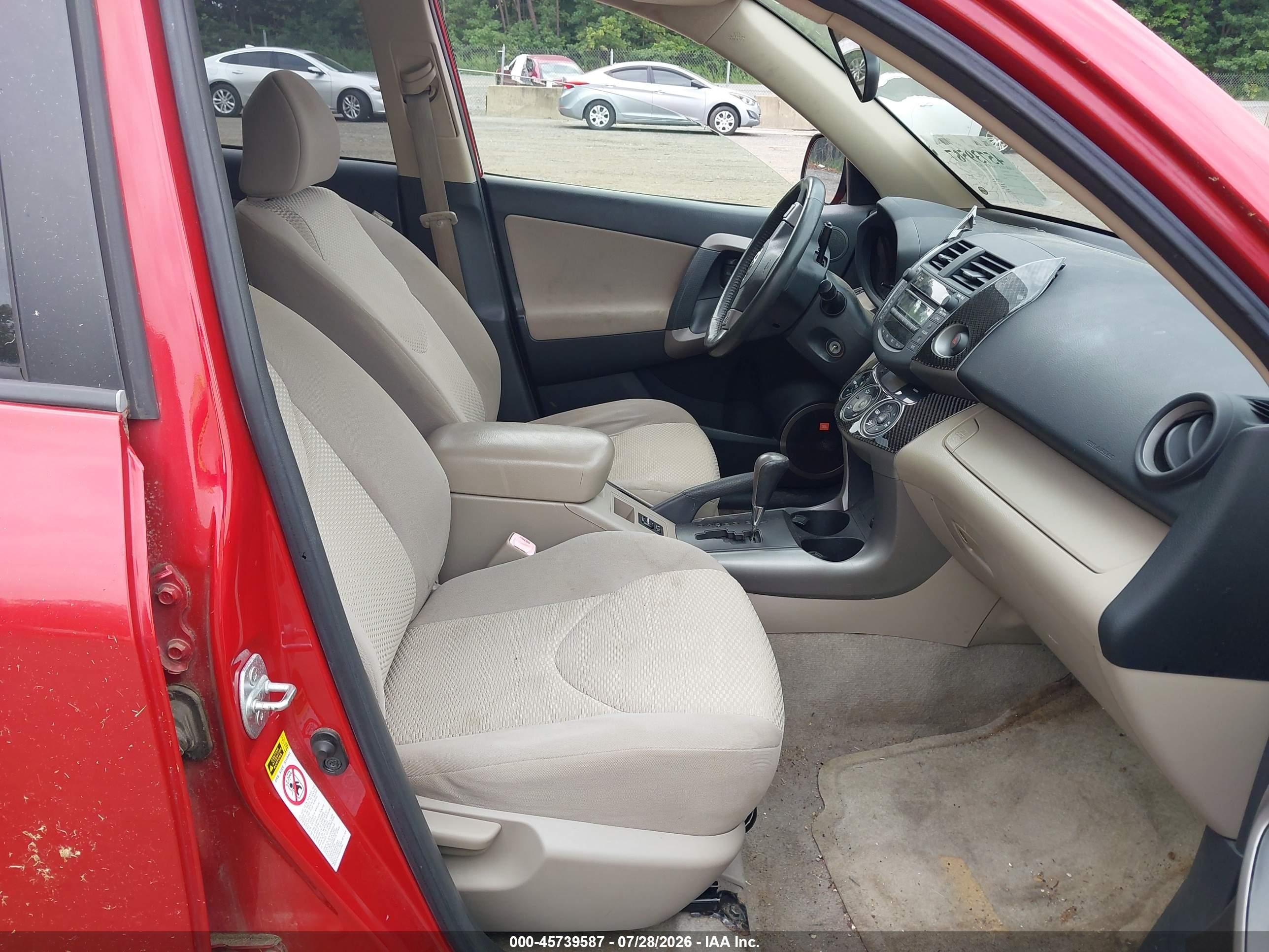 2007 Toyota Rav4 Limited Red vin: JTMBD31V075070698