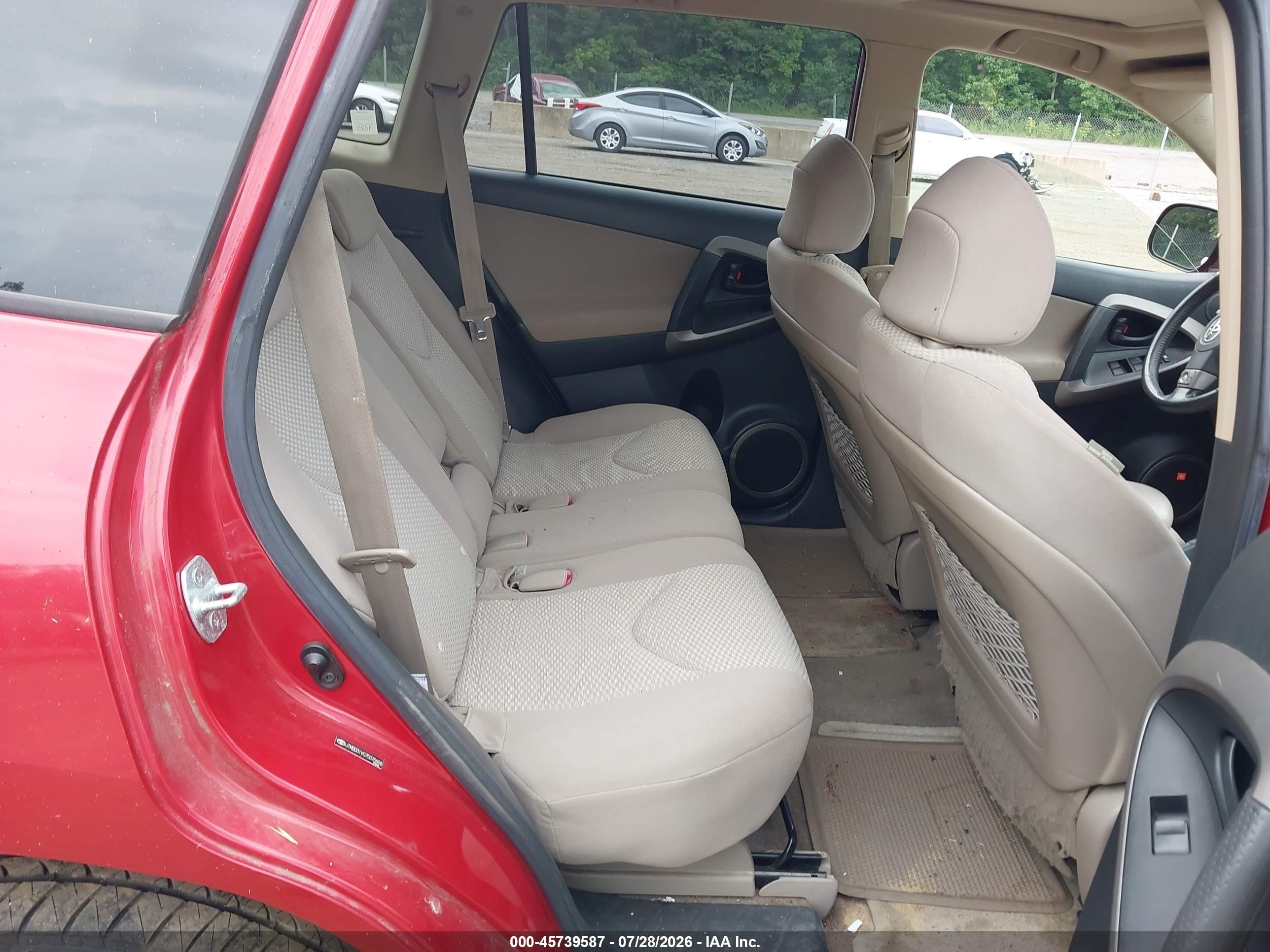 2007 Toyota Rav4 Limited Red vin: JTMBD31V075070698