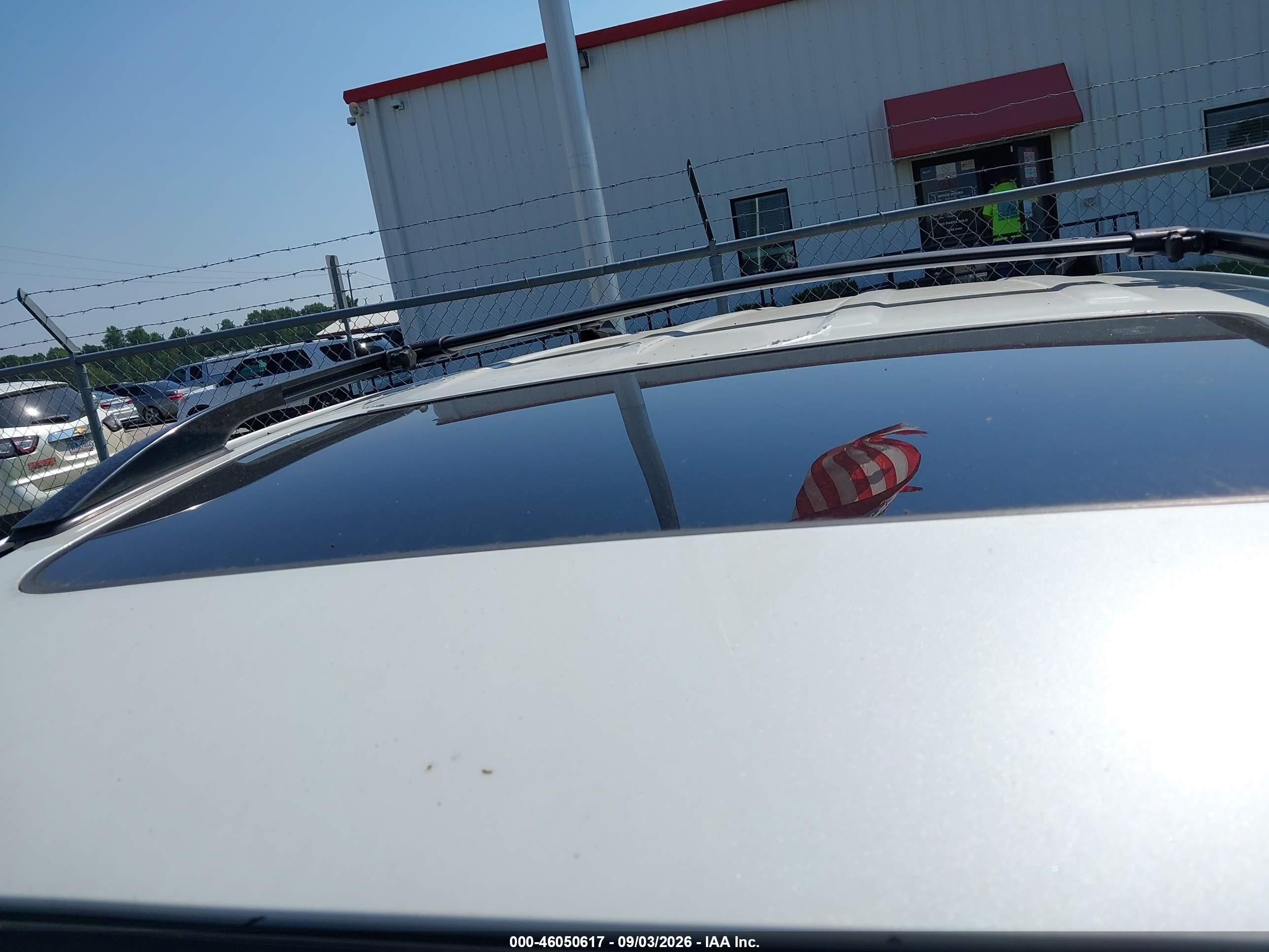 2007 Toyota Rav4 Limited White vin: JTMBD31V075092958