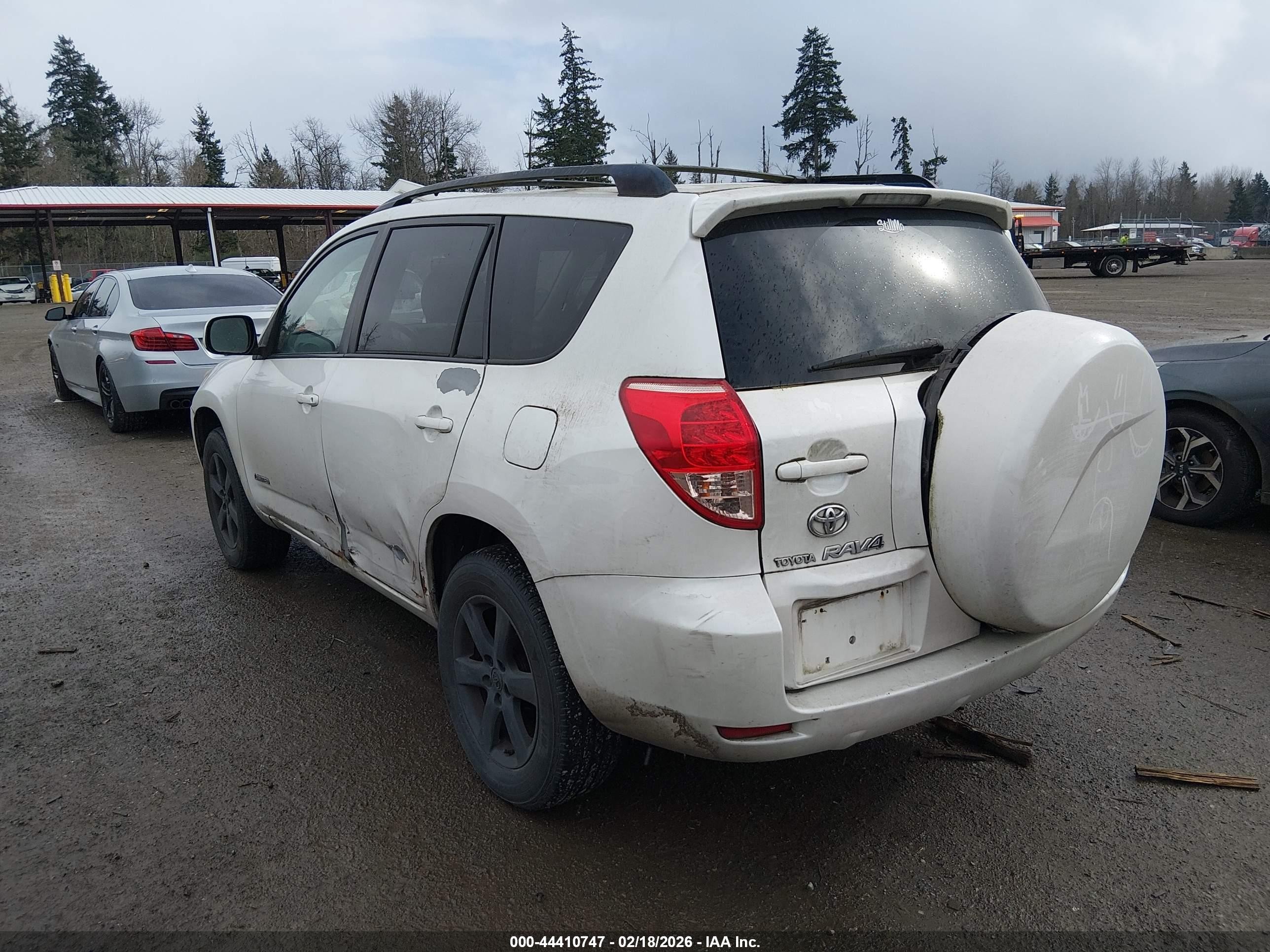 2007 Toyota Rav4 Limited White vin: JTMBD31V075099652