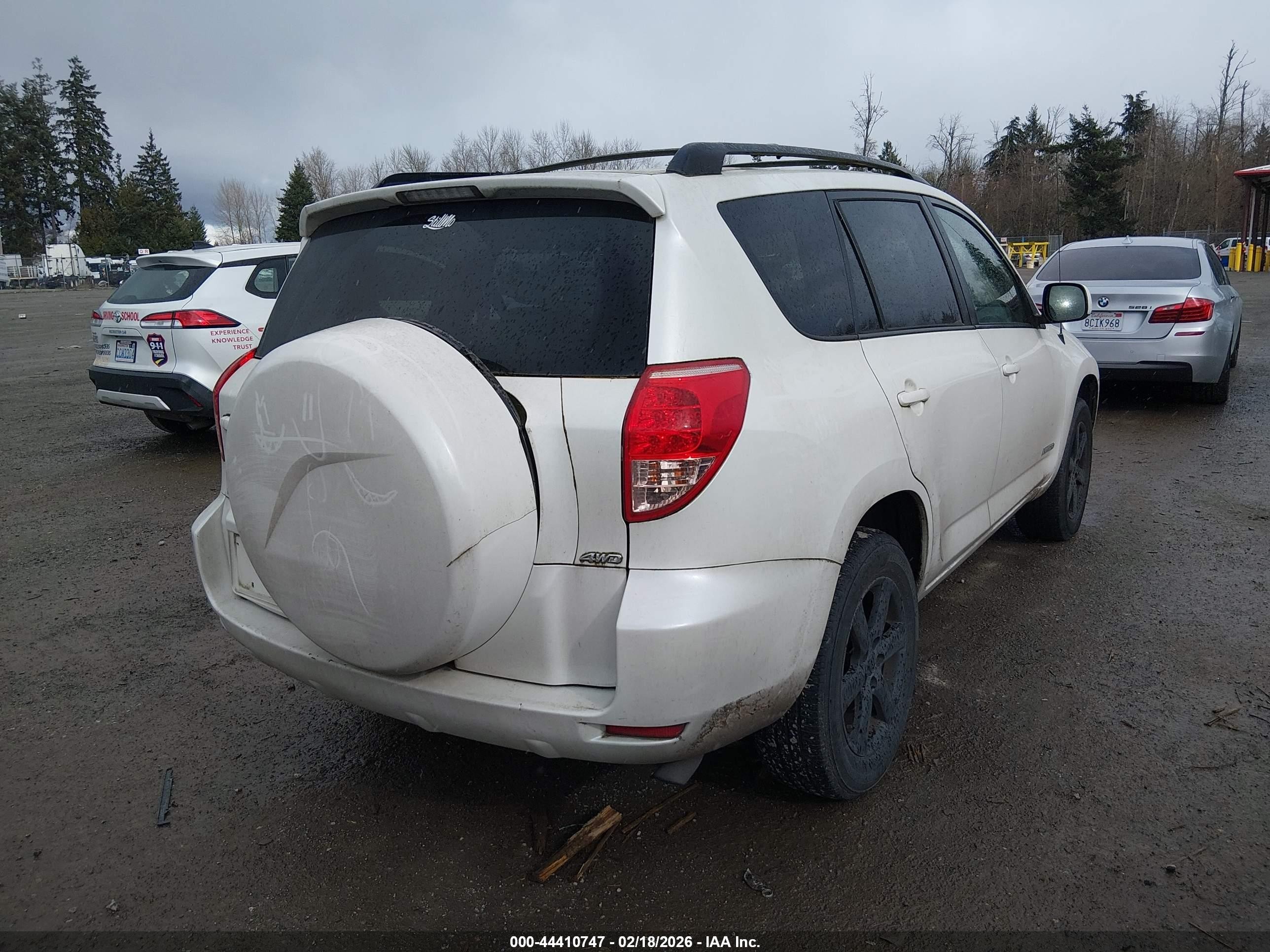 2007 Toyota Rav4 Limited White vin: JTMBD31V075099652