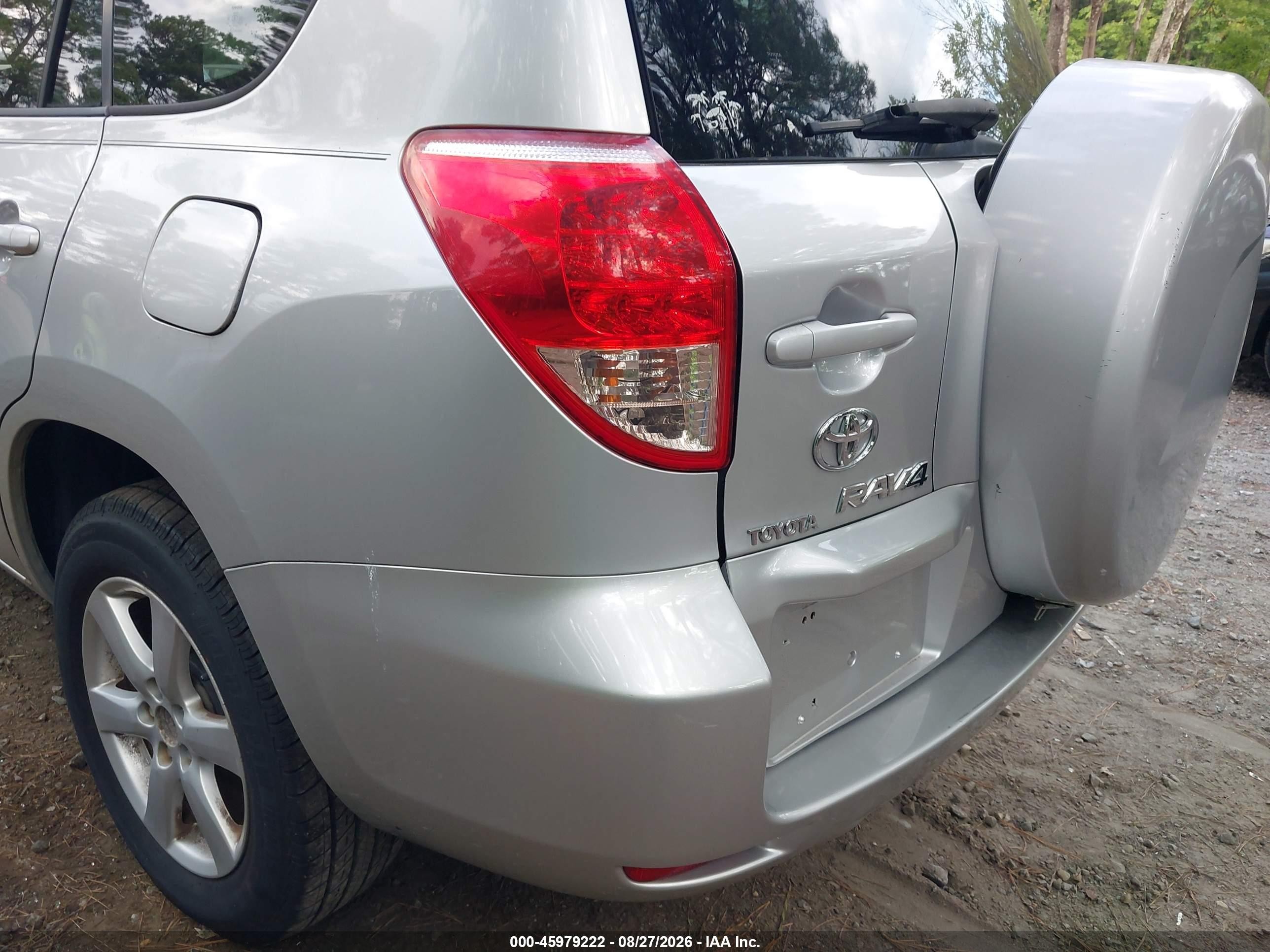 2007 Toyota Rav4 Limited Silver vin: JTMBD31V075101528