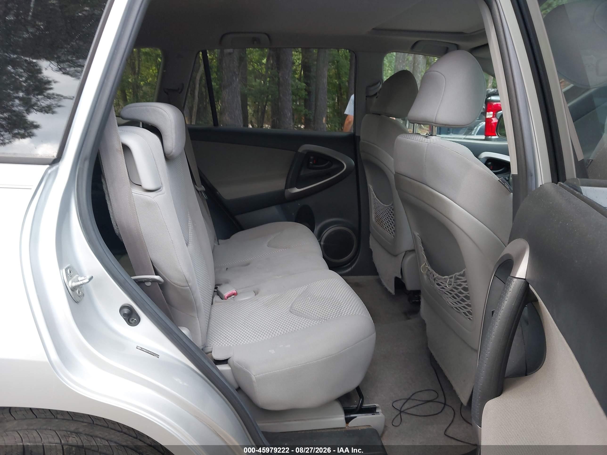 2007 Toyota Rav4 Limited Silver vin: JTMBD31V075101528