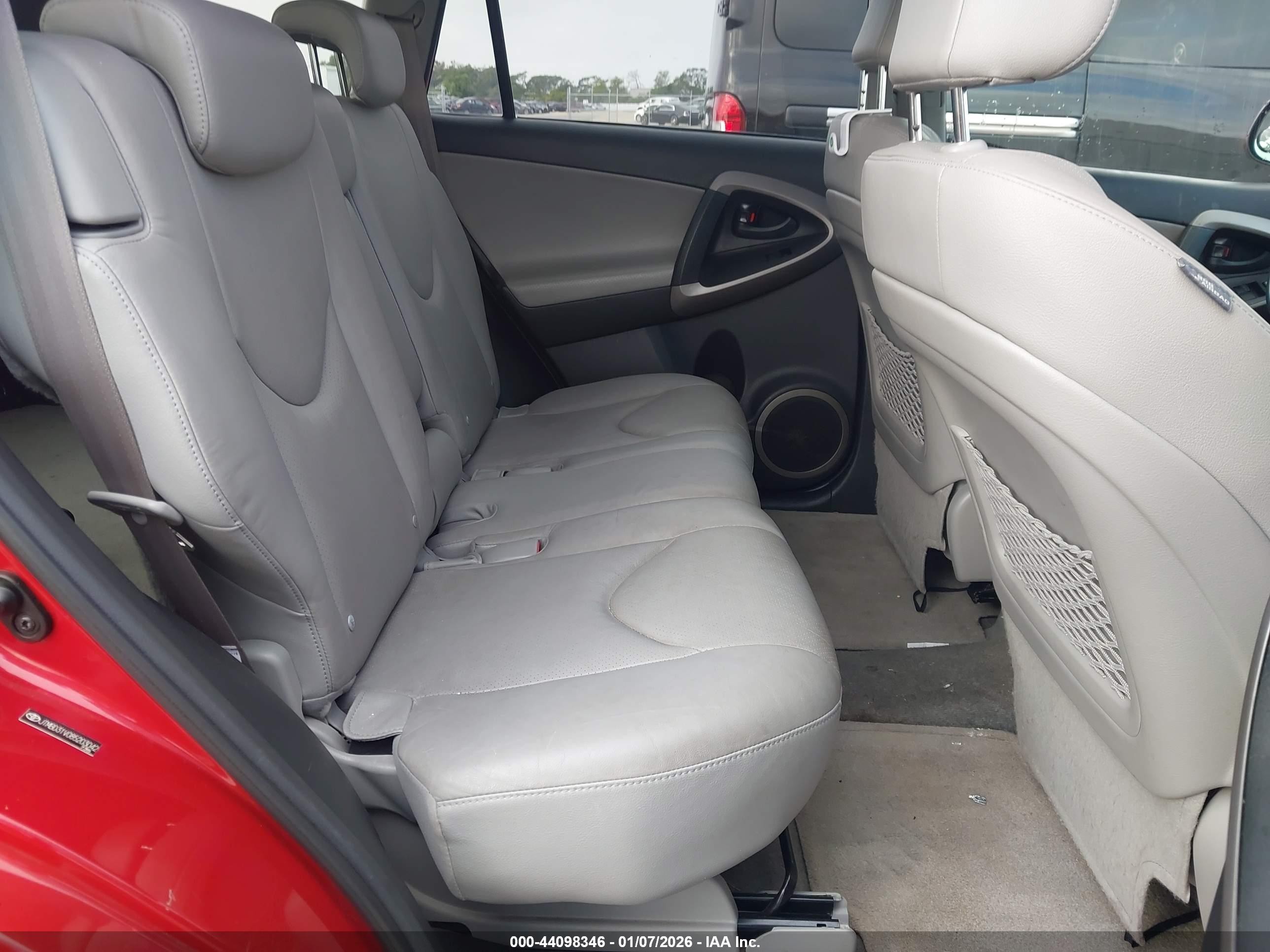 2008 Toyota Rav4 Limited Red vin: JTMBD31V085203042