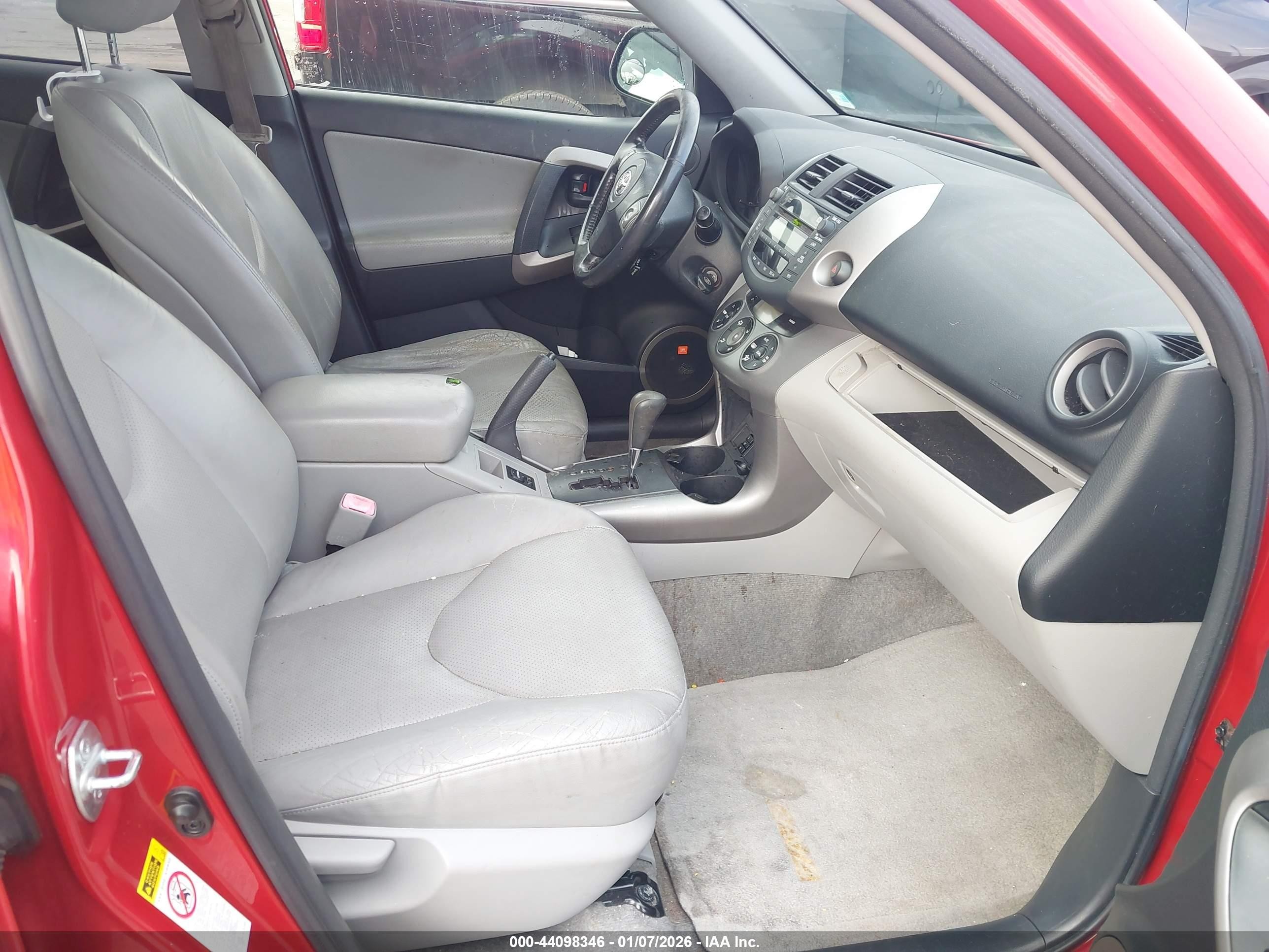 2008 Toyota Rav4 Limited Red vin: JTMBD31V085203042