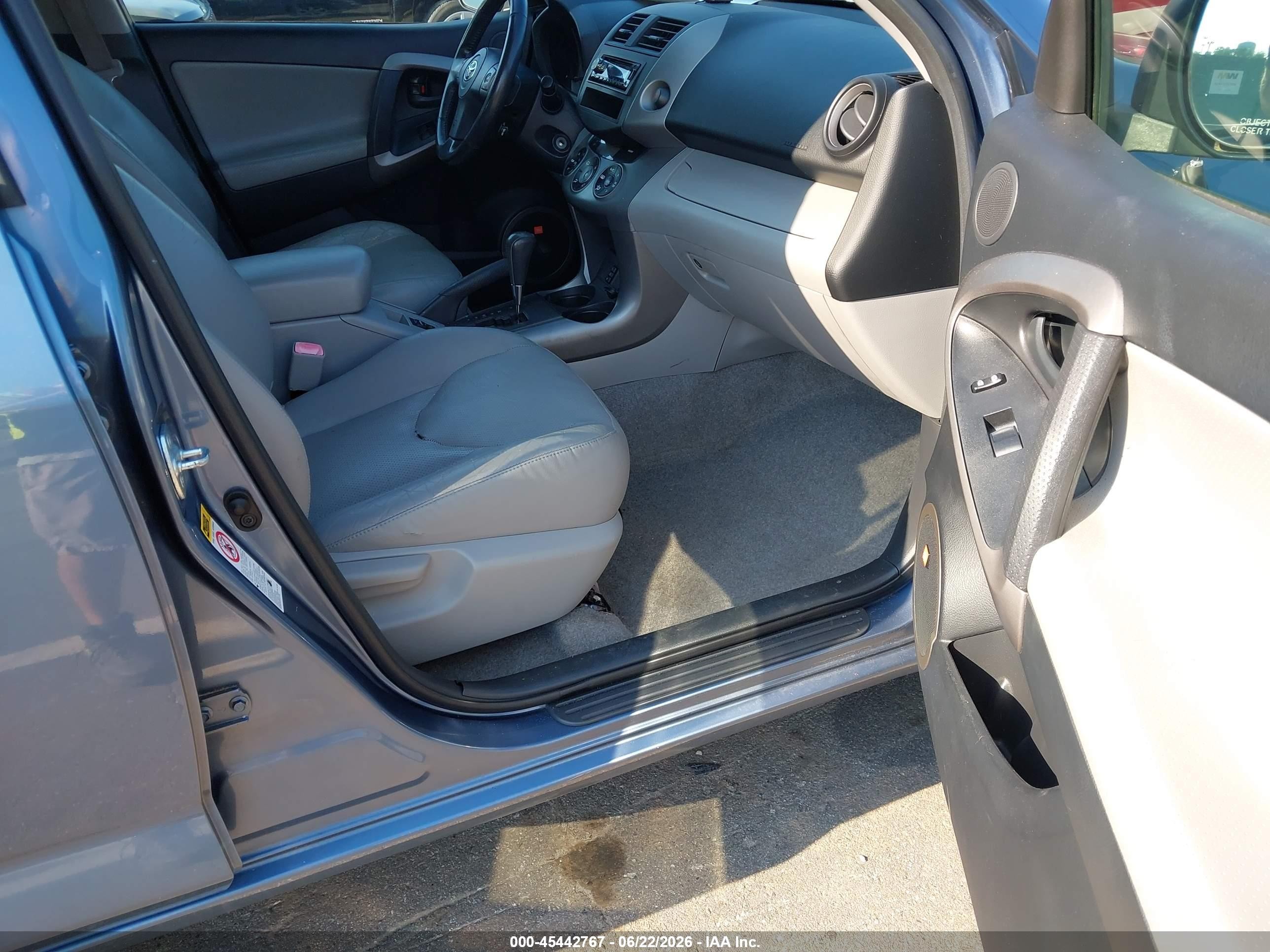 2008 Toyota Rav4 Limited Blue vin: JTMBD31V086067571