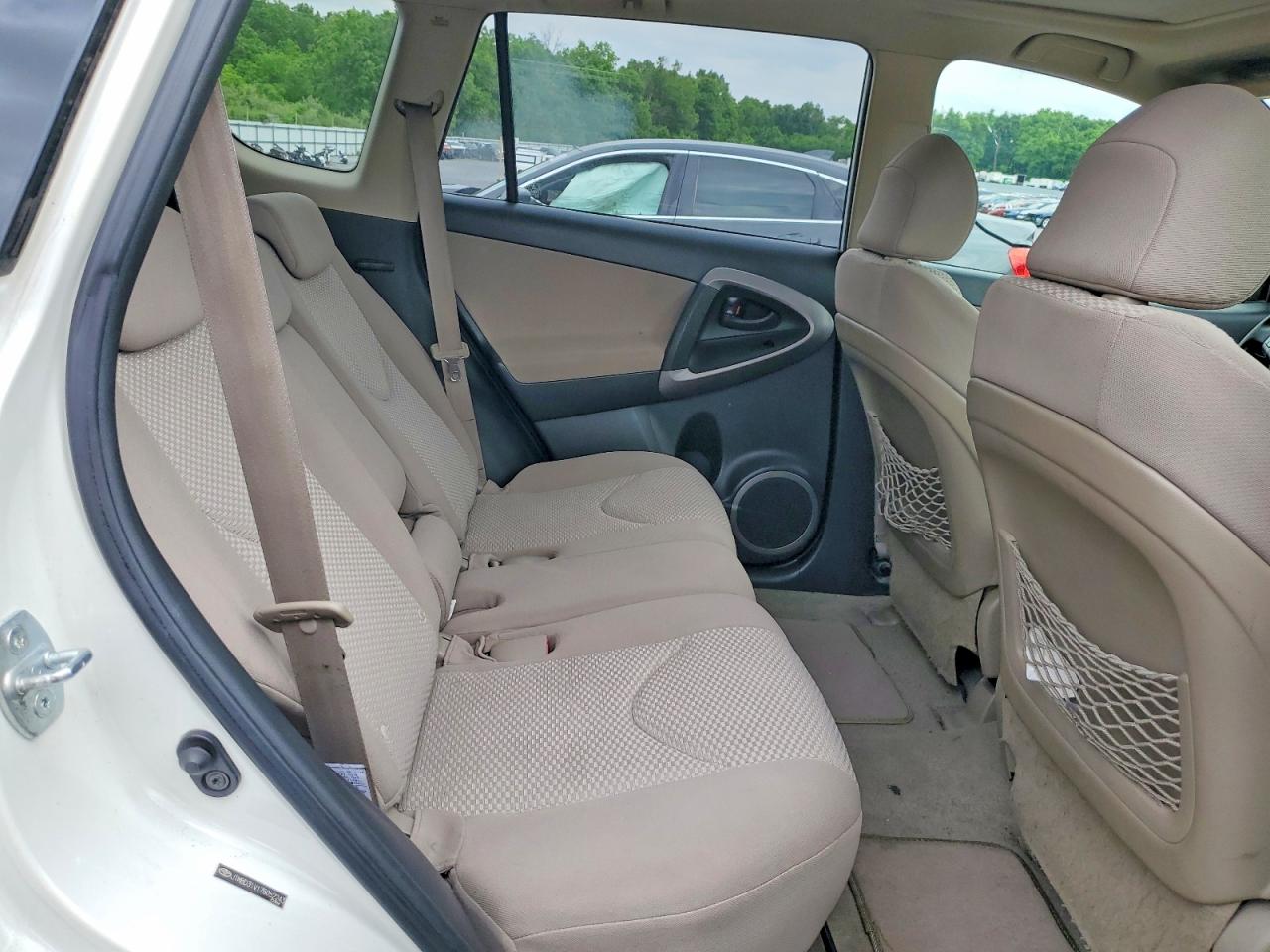 2007 Toyota Rav4 Limited White vin: JTMBD31V175052243