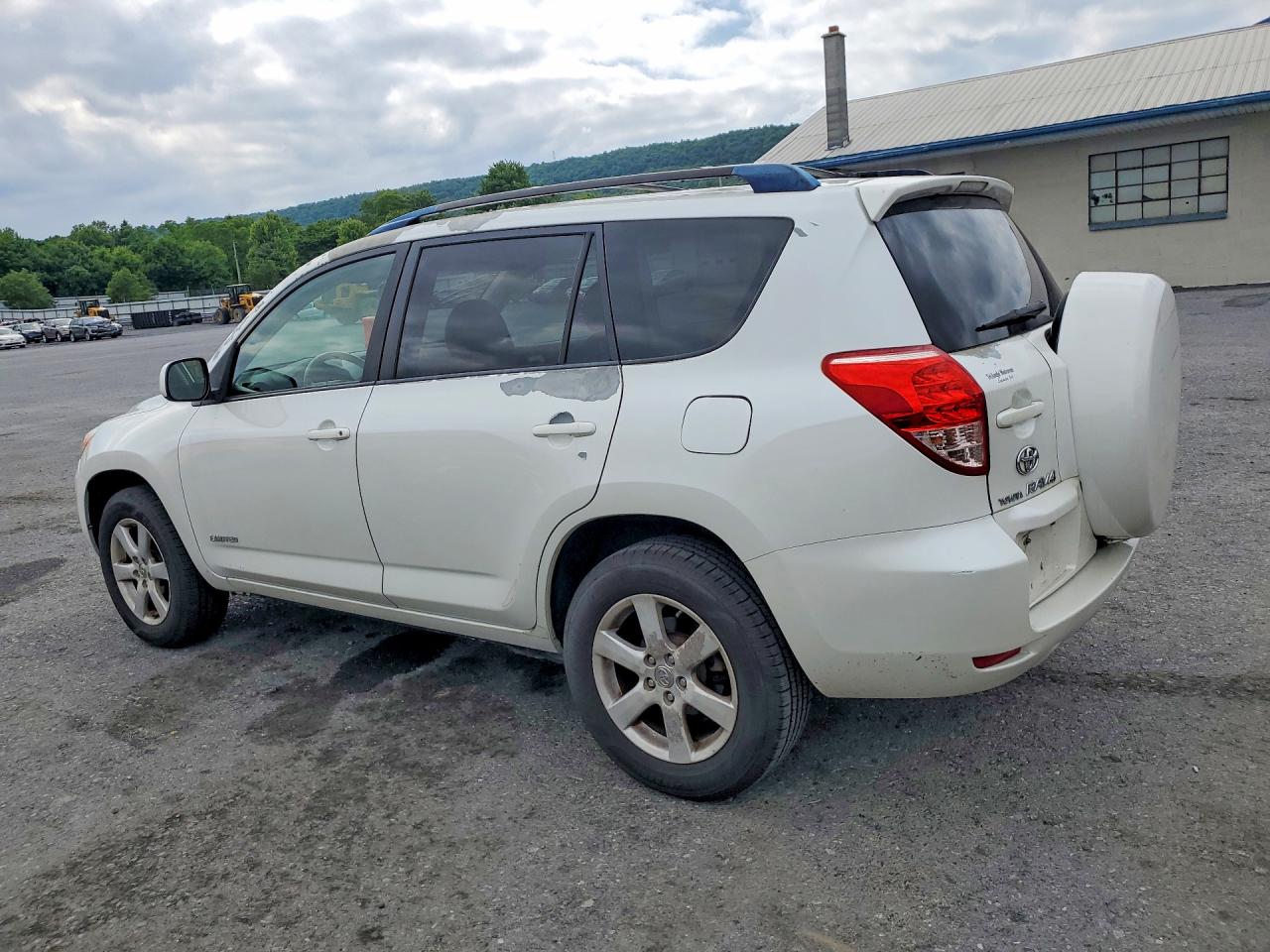 2007 Toyota Rav4 Limited White vin: JTMBD31V175052243