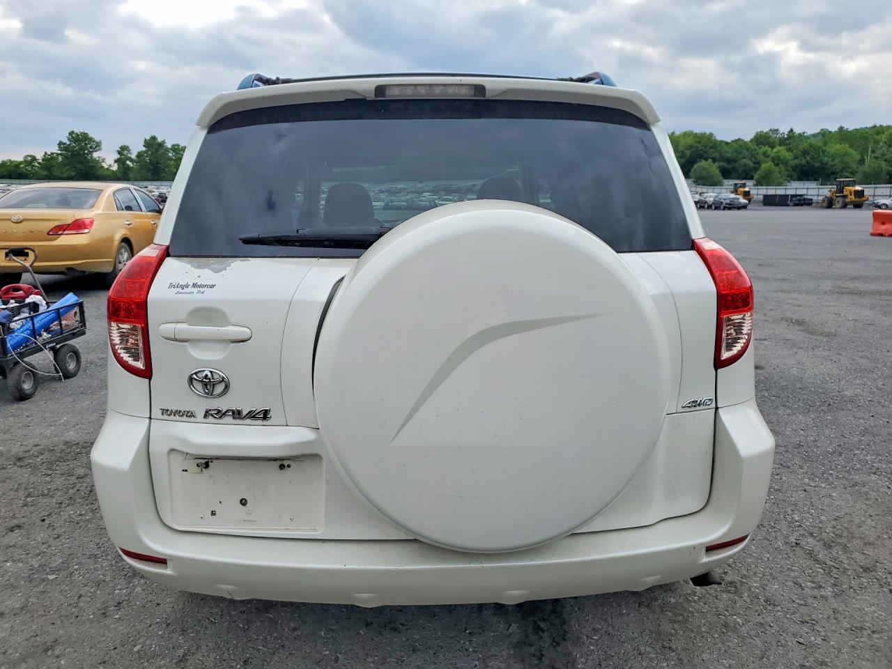 2007 Toyota Rav4 Limited White vin: JTMBD31V175052243