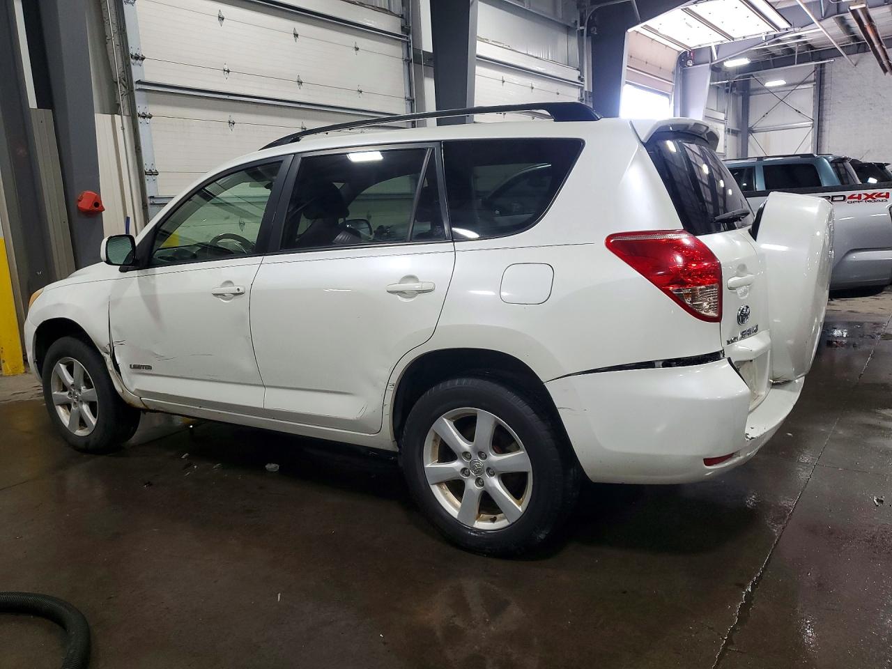 2007 Toyota Rav4 Limited White vin: JTMBD31V175068023
