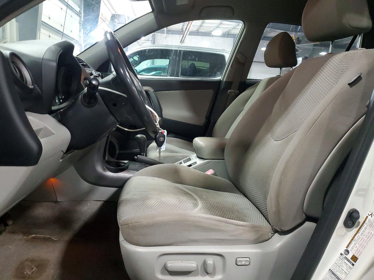 2007 Toyota Rav4 Limited White vin: JTMBD31V175068023