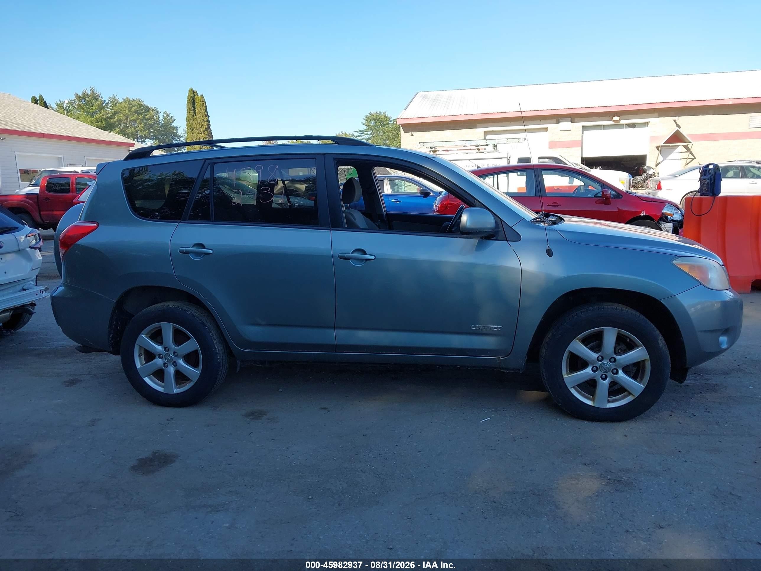 2007 Toyota Rav4 Limited Silver vin: JTMBD31V175119911