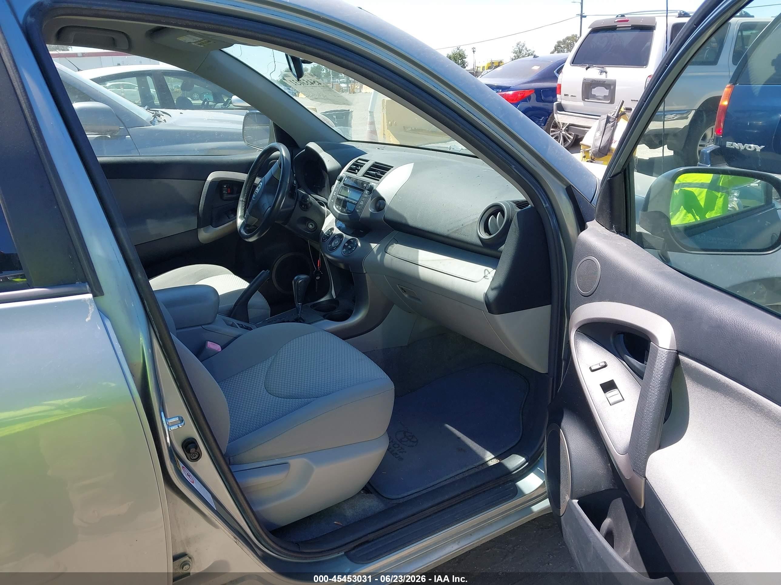 2008 Toyota Rav4 Limited Gray vin: JTMBD31V186086789