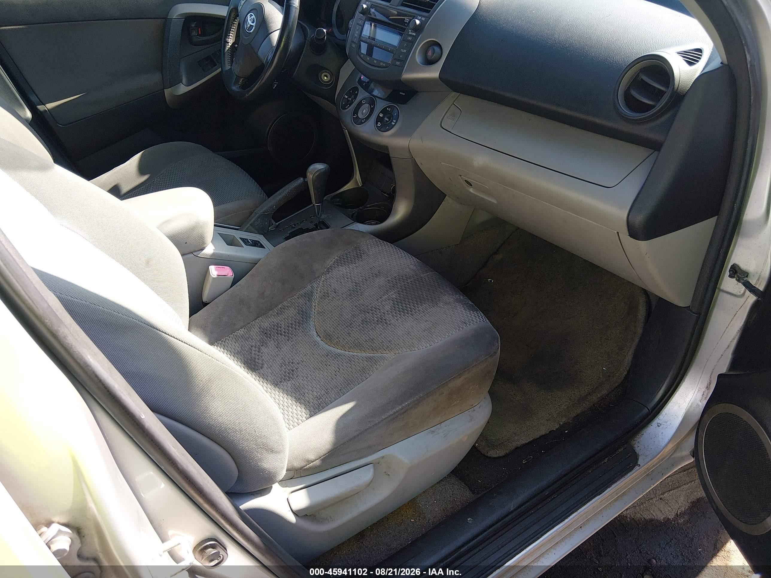 2007 Toyota Rav4 Limited Silver vin: JTMBD31V276036191