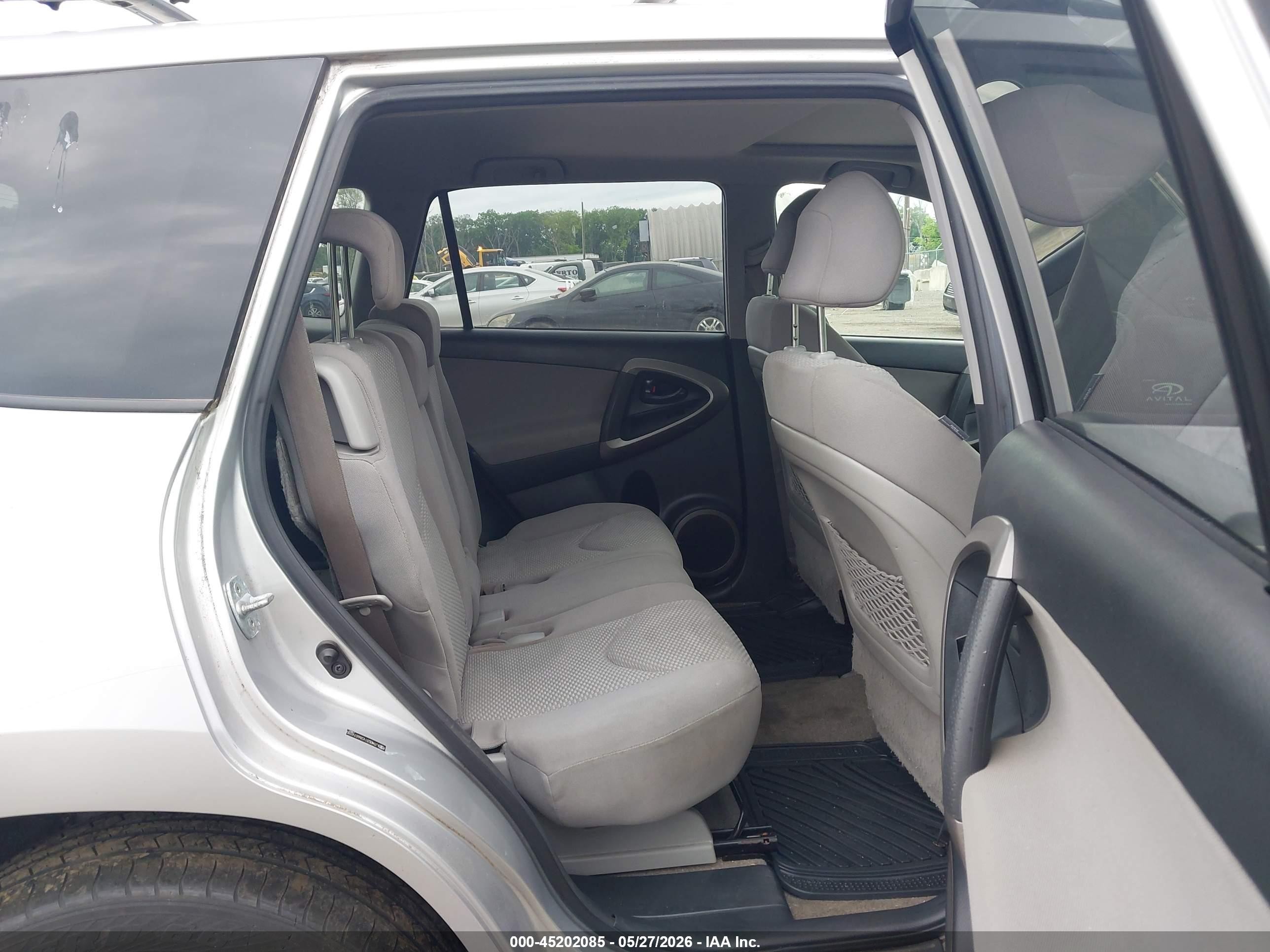 2008 Toyota Rav4 Limited Silver vin: JTMBD31V286074330