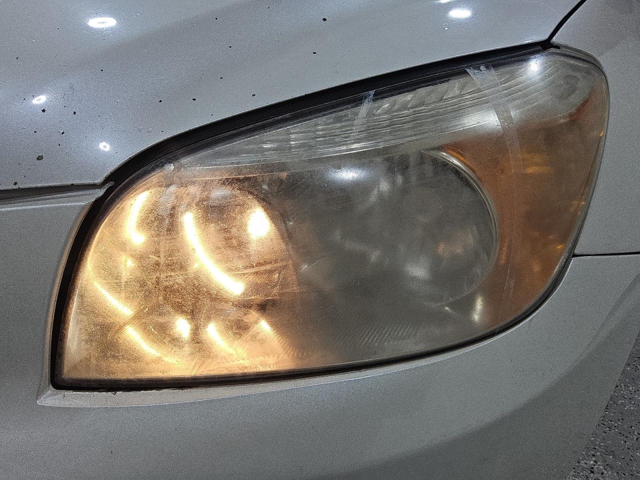 2008 Toyota Rav4 Limited White vin: JTMBD31V385154614 Damage: Left Head Lamp, Faded, Repair Required