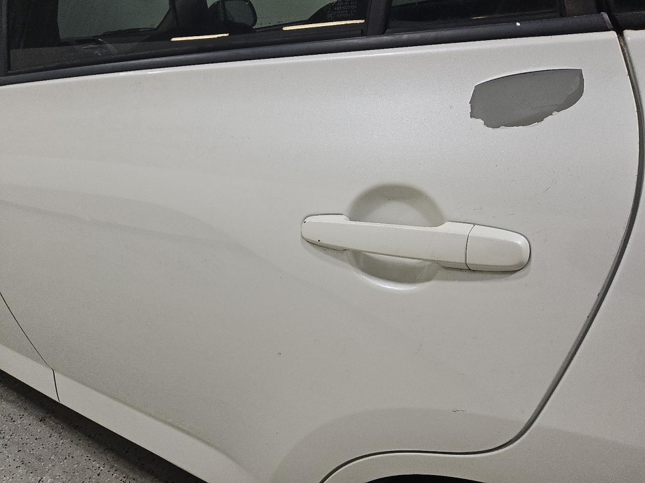 2008 Toyota Rav4 Limited White vin: JTMBD31V385154614 Damage: Left Rear Door, Peeling, 4 To 5 Inches