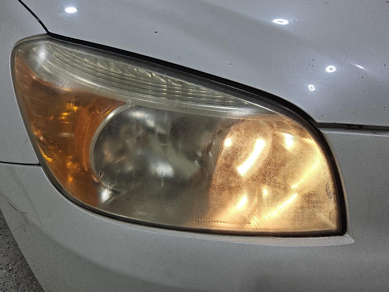2008 Toyota Rav4 Limited White vin: JTMBD31V385154614 Damage: Right Head Lamp, Faded, Repair Required
