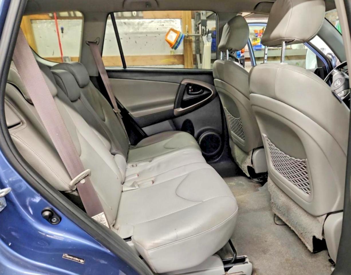 2008 Toyota Rav4 Limited Blue vin: JTMBD31V386085112