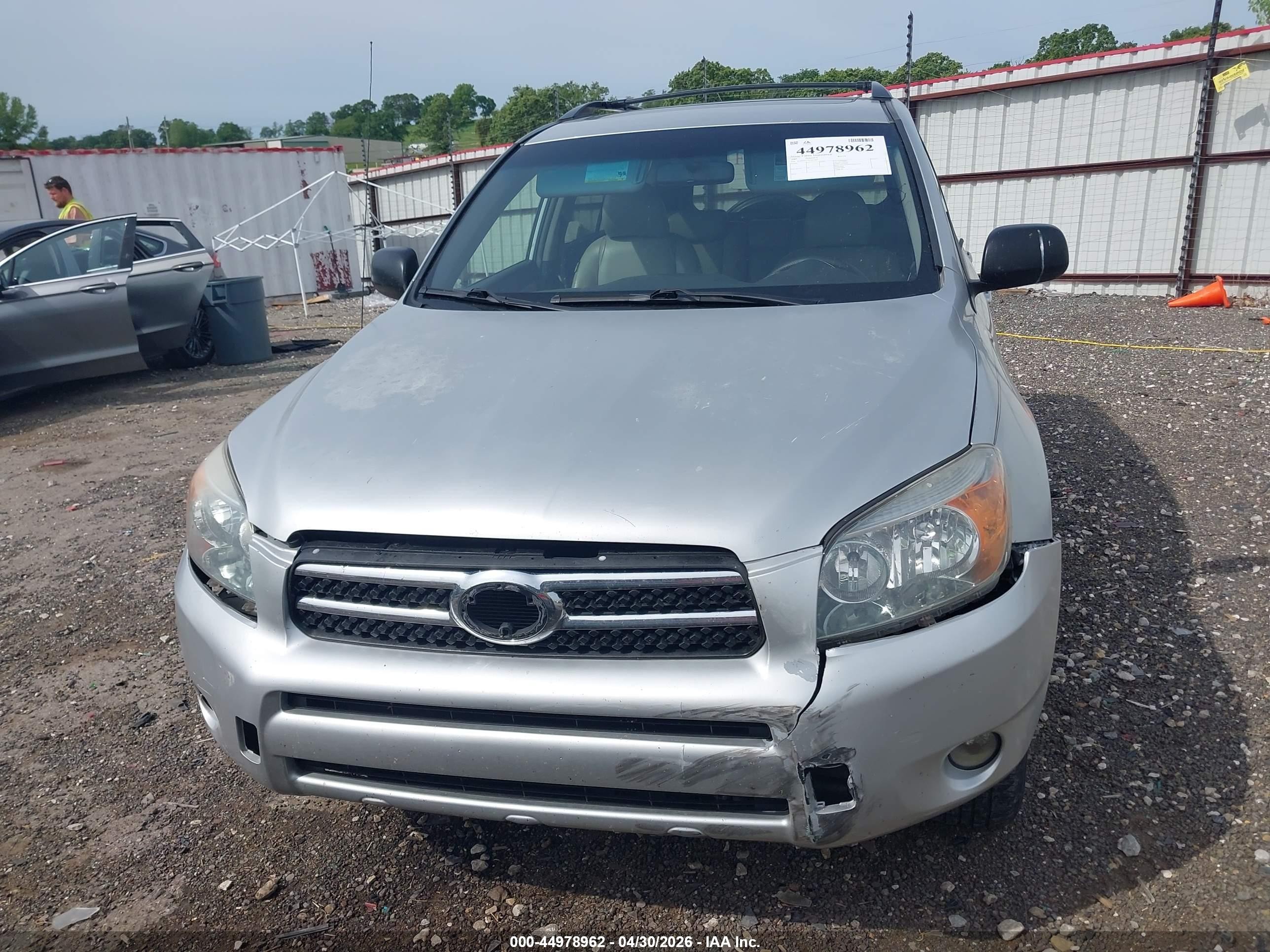 2007 Toyota Rav4 Limited Silver vin: JTMBD31V475057405