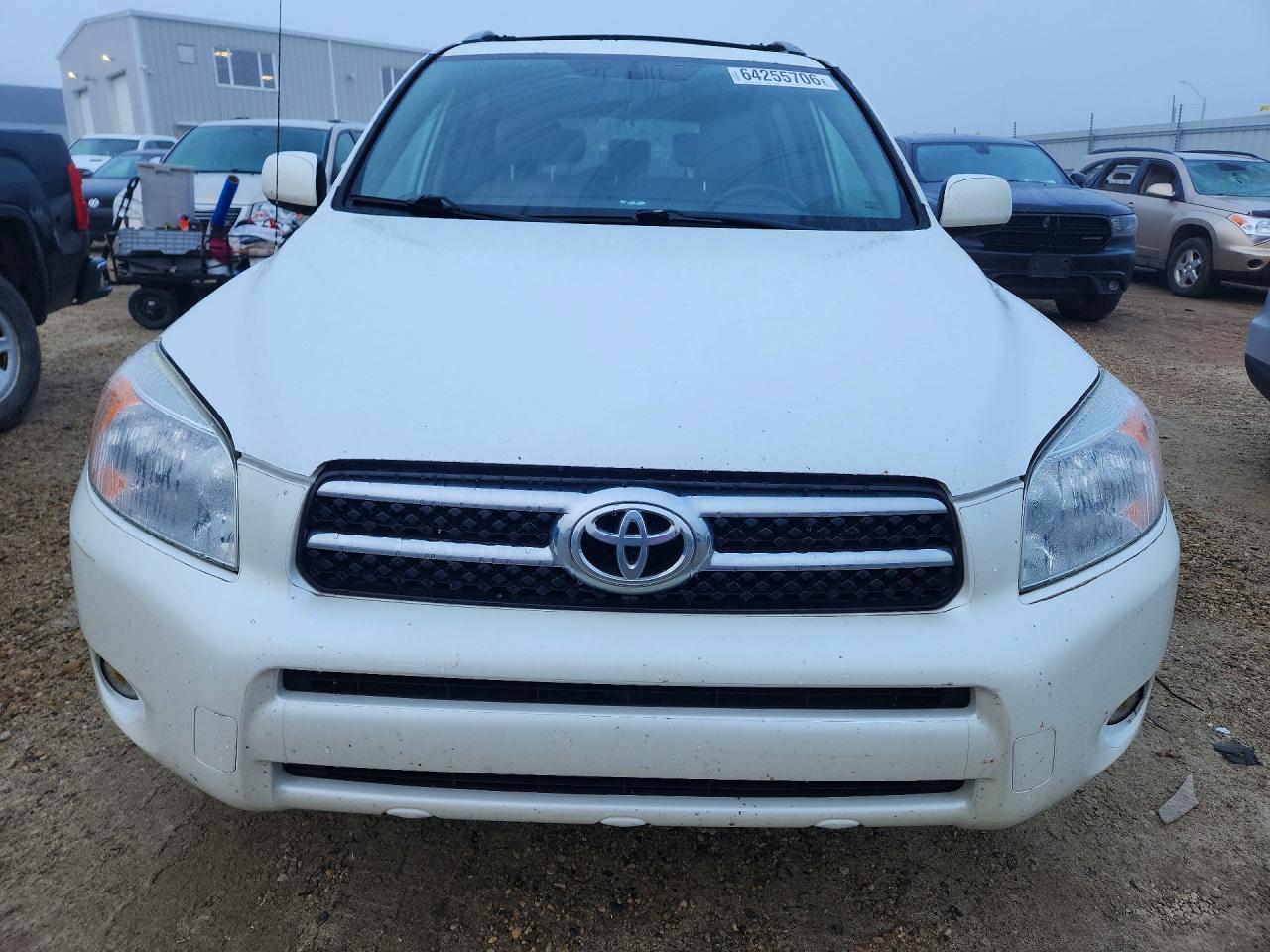 2007 Toyota Rav4 Limited White vin: JTMBD31V475085138