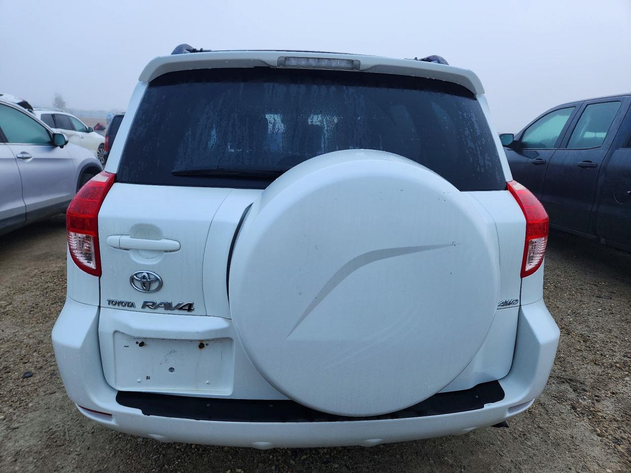 2007 Toyota Rav4 Limited White vin: JTMBD31V475085138