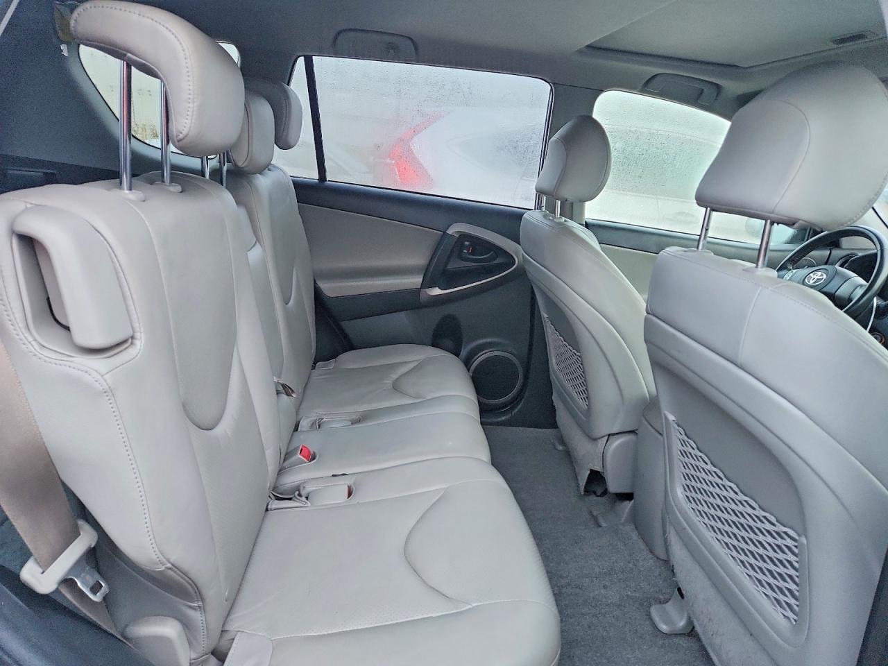 2007 Toyota Rav4 Limited White vin: JTMBD31V475085138