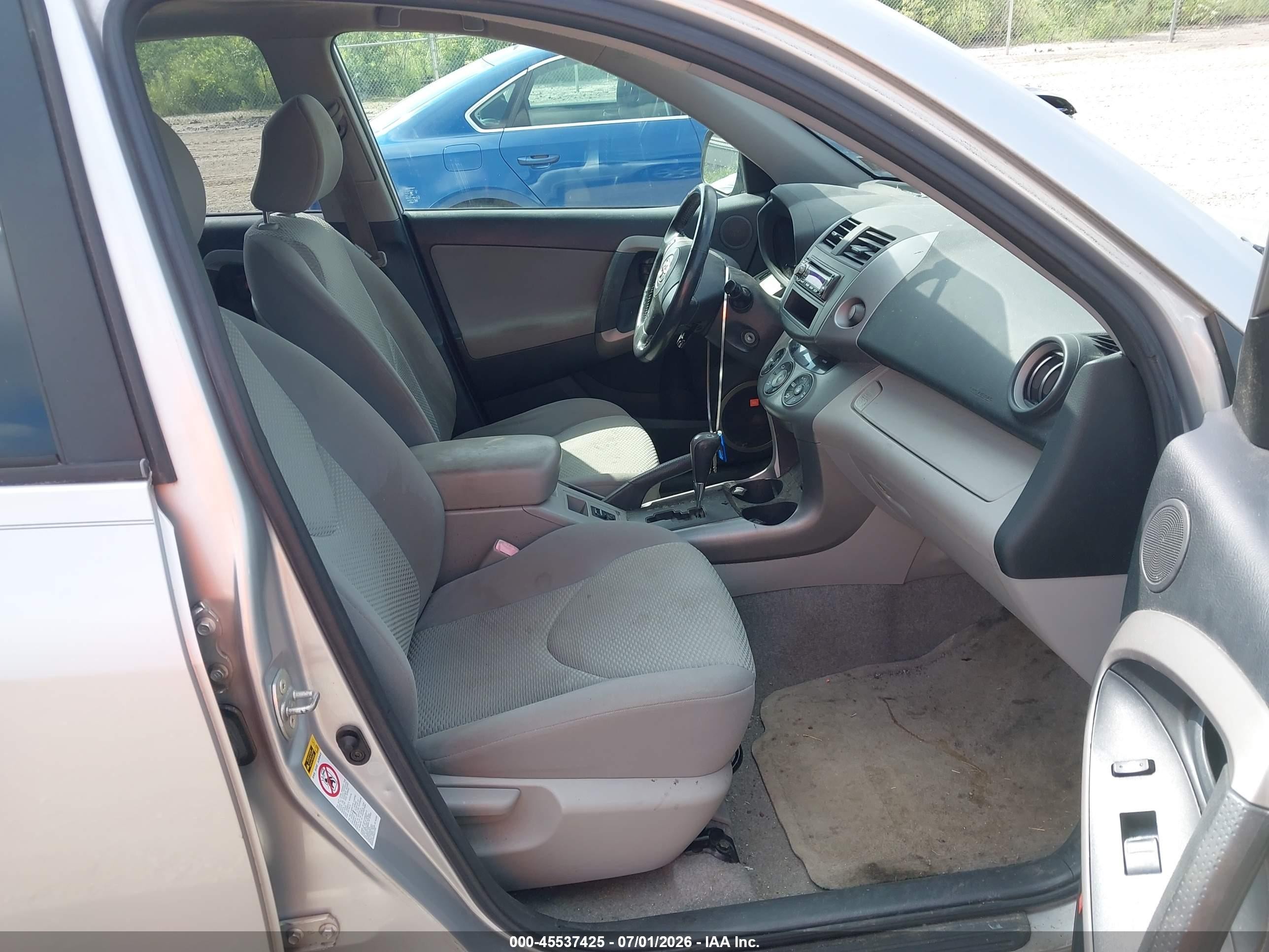 2006 Toyota Rav4 Limited Silver vin: JTMBD31V565003917