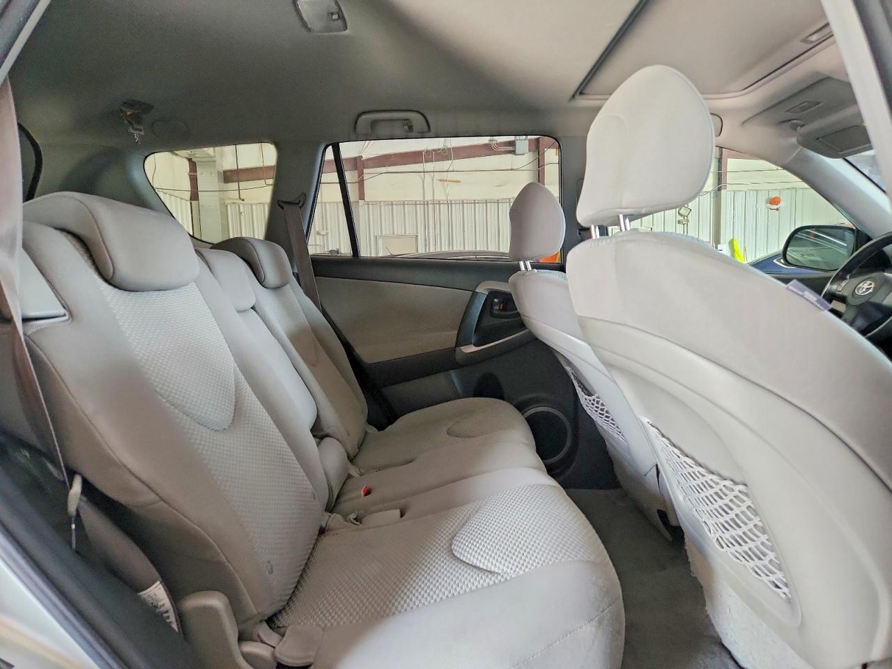 2006 Toyota Rav4 Limited Silver vin: JTMBD31V565038960