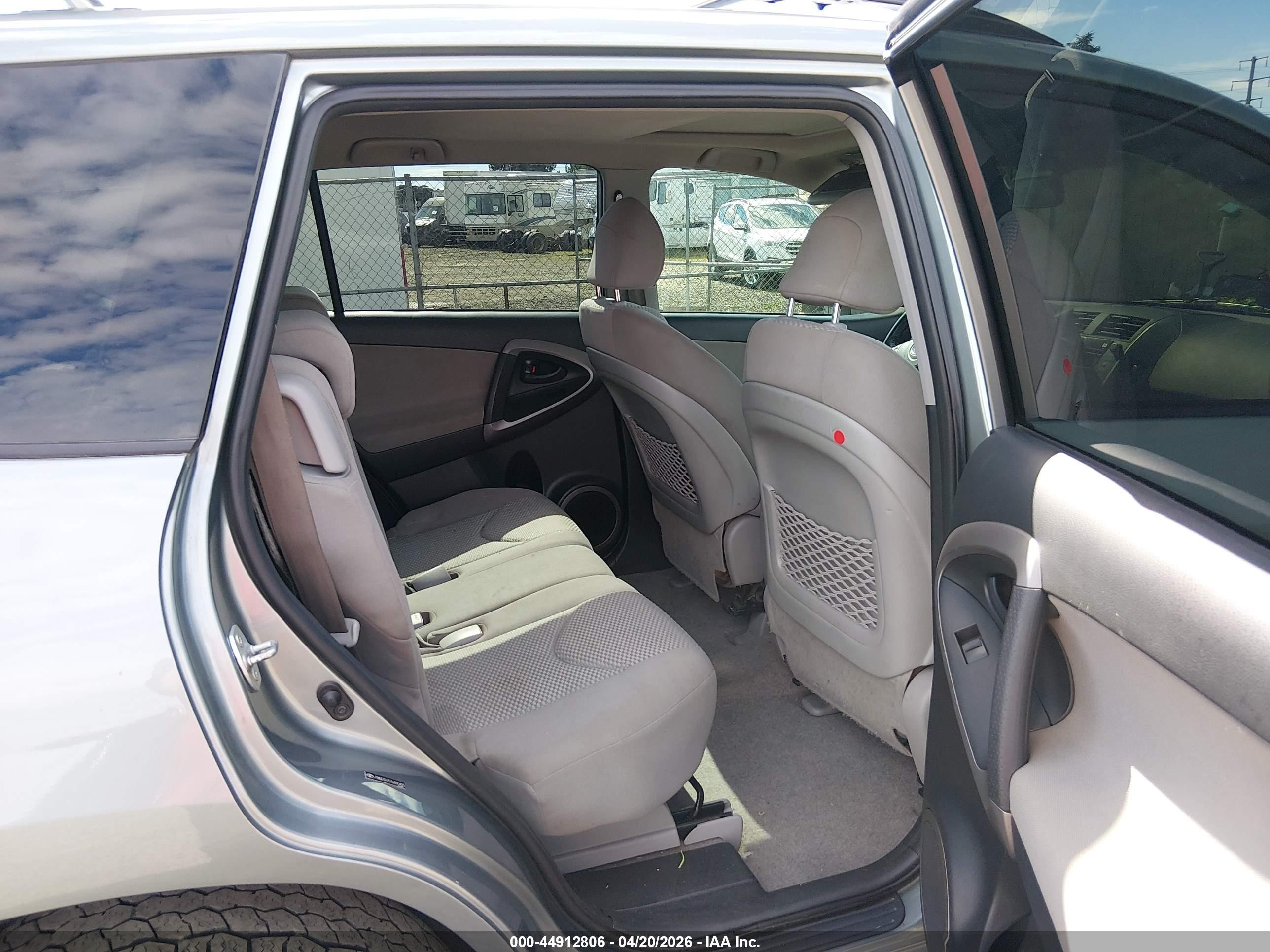 2007 Toyota Rav4 Limited Зеленый vin: JTMBD31V576050425