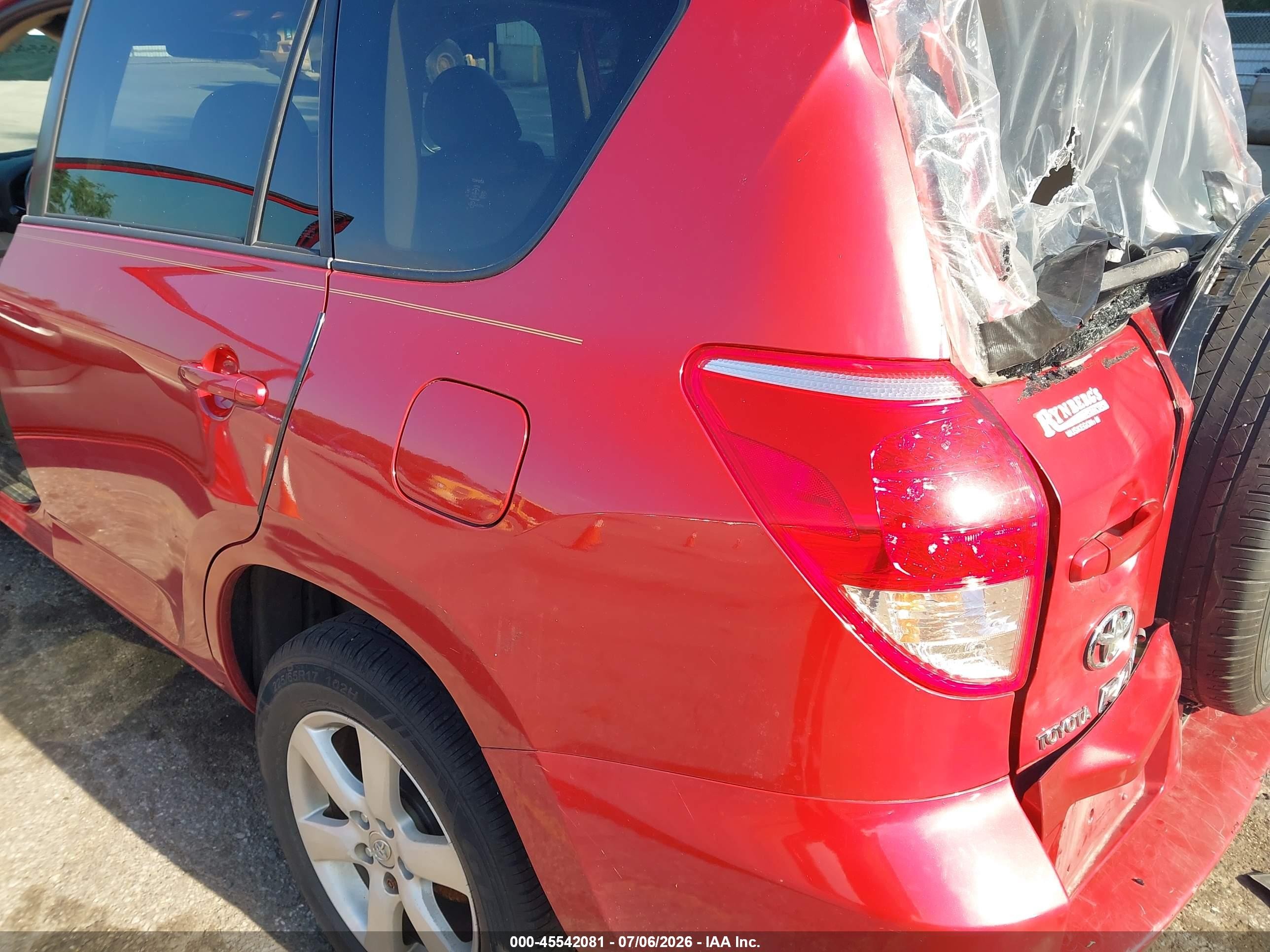 2008 Toyota Rav4 Limited Red vin: JTMBD31V585132694