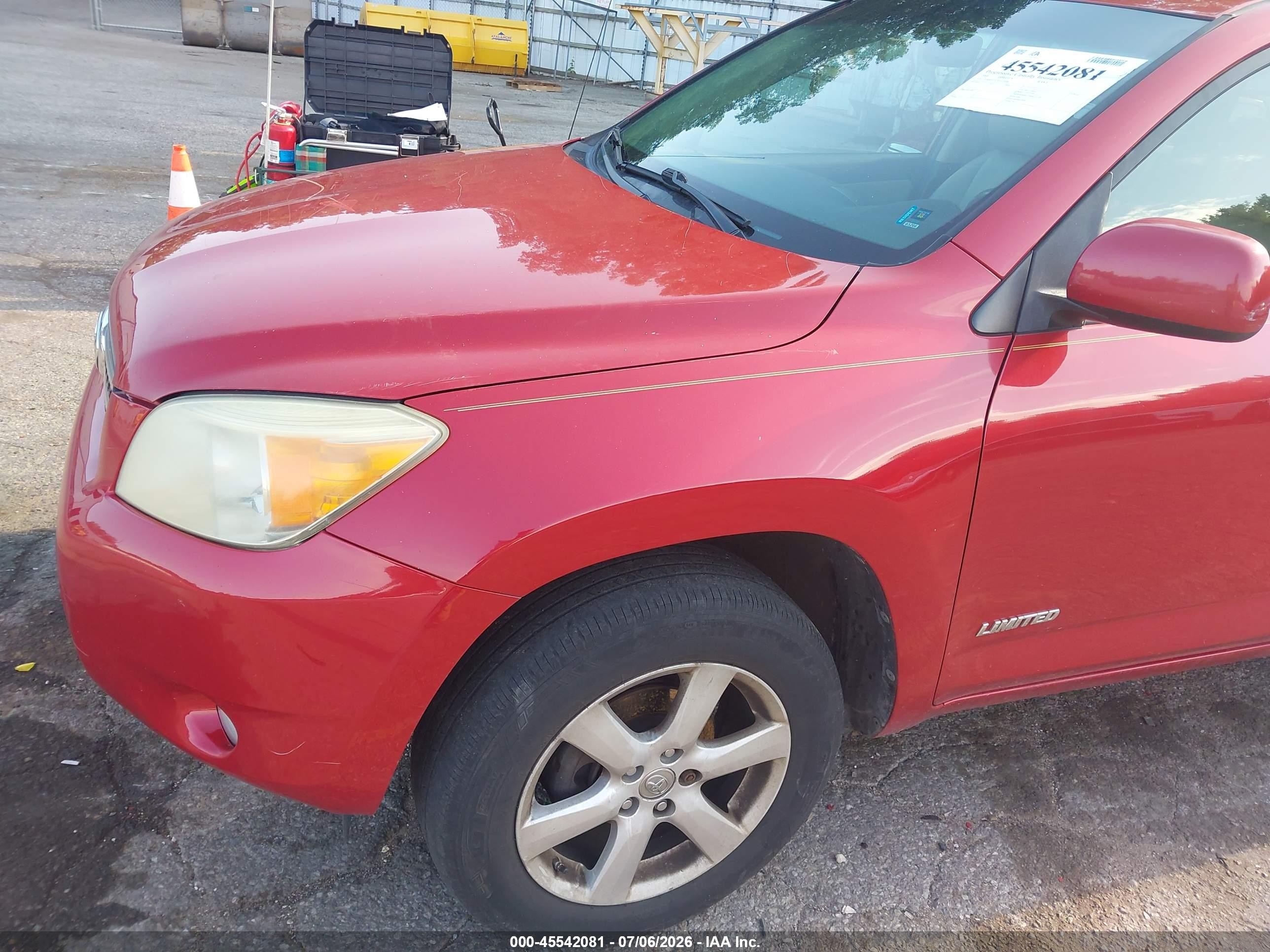 2008 Toyota Rav4 Limited Red vin: JTMBD31V585132694