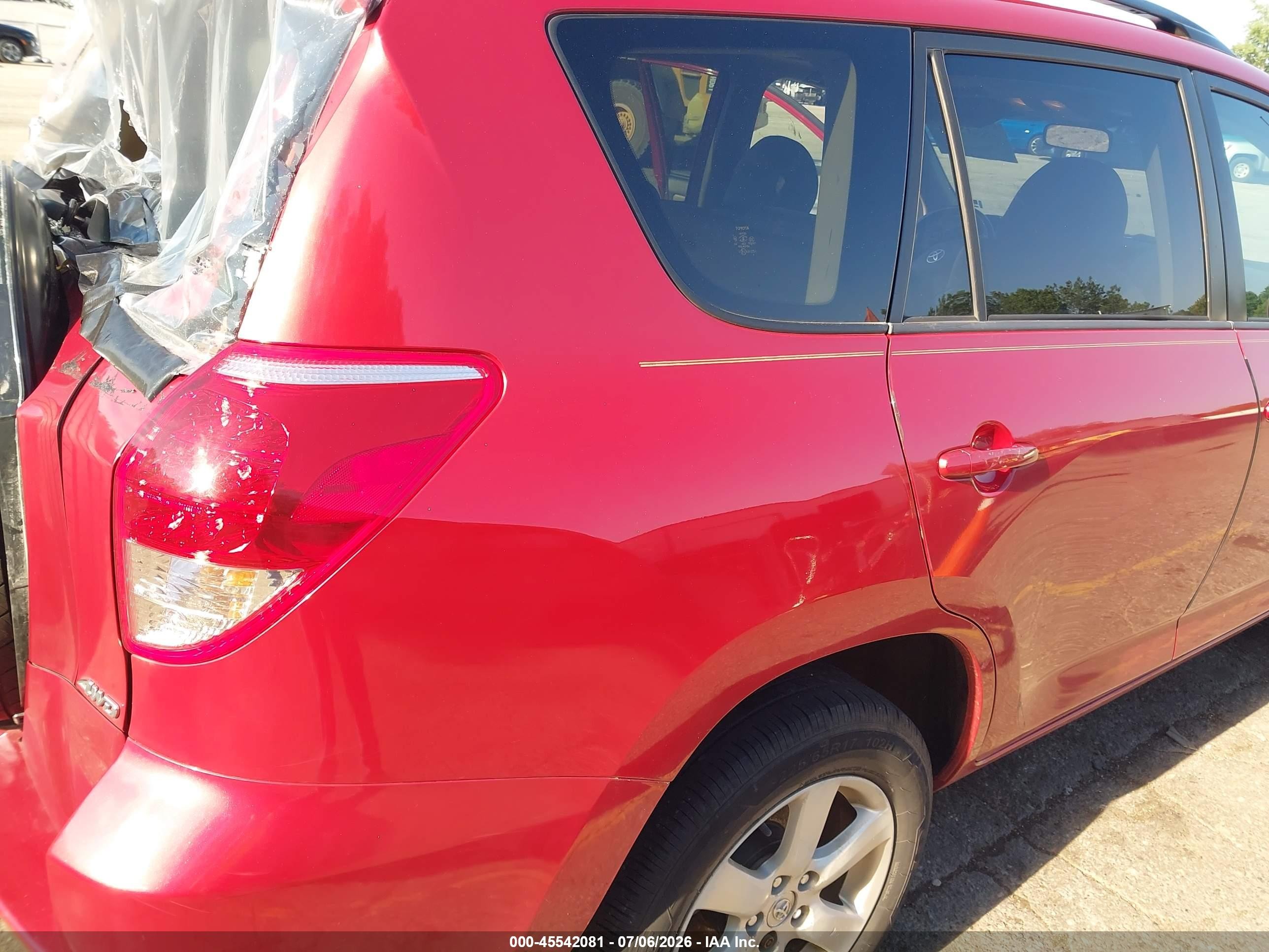 2008 Toyota Rav4 Limited Red vin: JTMBD31V585132694