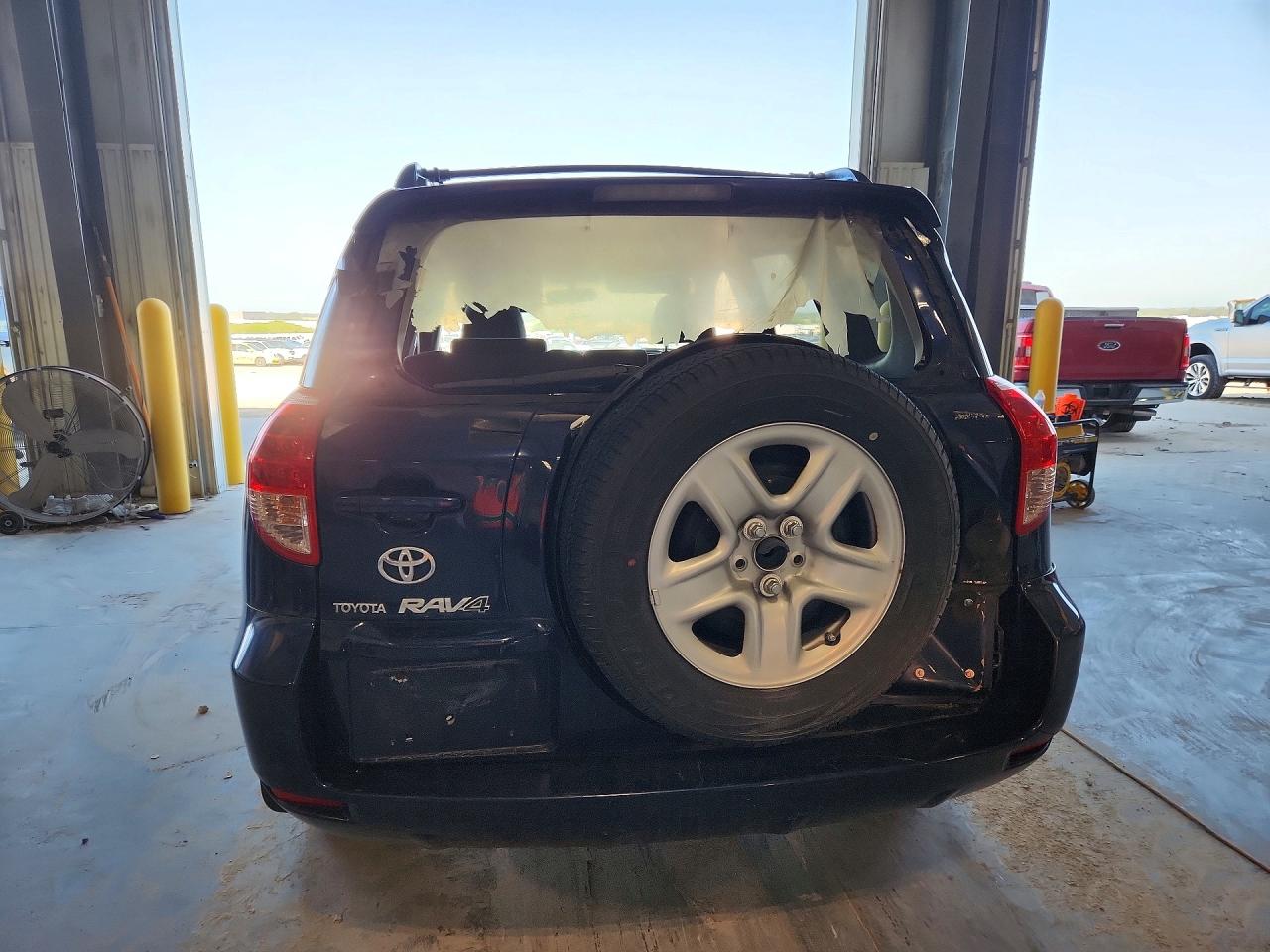 2006 Toyota Rav4 Limited White vin: JTMBD31V666022406