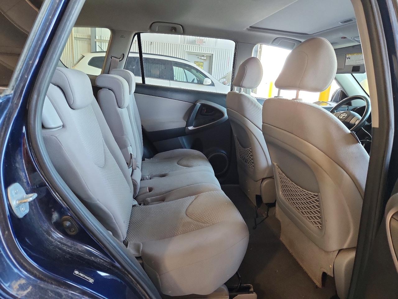 2006 Toyota Rav4 Limited White vin: JTMBD31V666022406