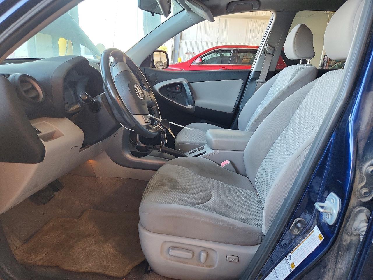 2006 Toyota Rav4 Limited White vin: JTMBD31V666022406
