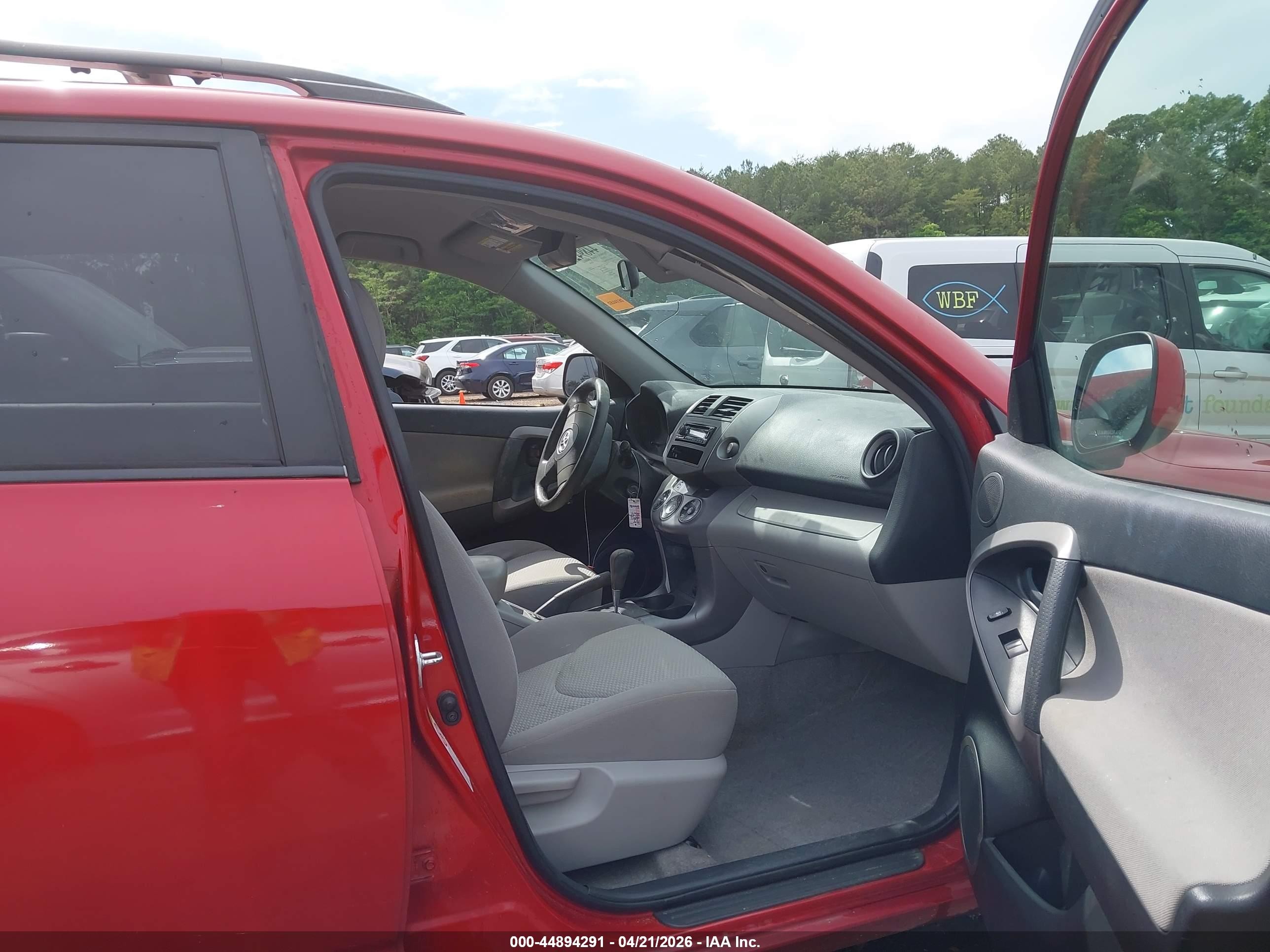 2007 Toyota Rav4 Limited Red vin: JTMBD31V675070401
