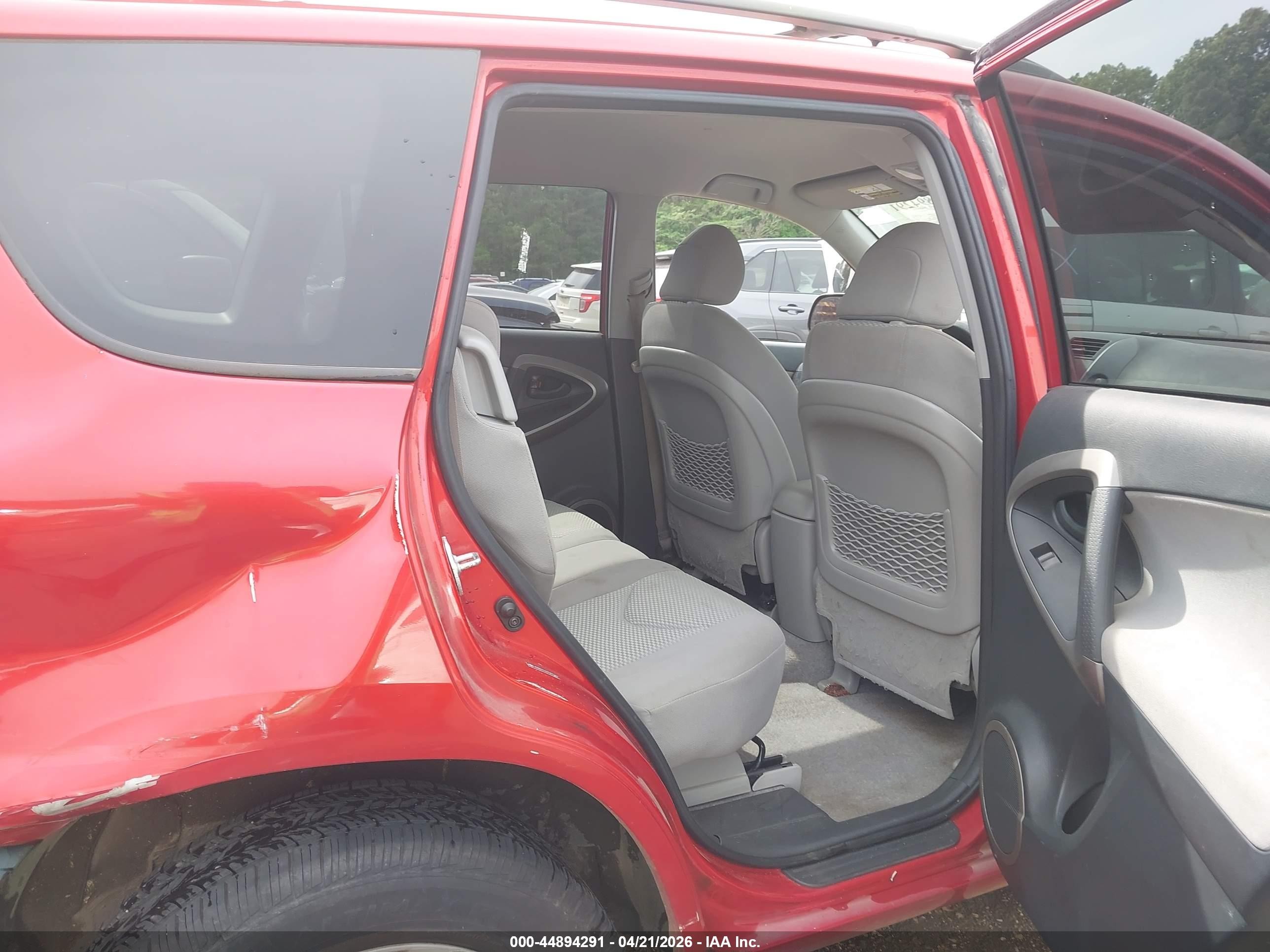 2007 Toyota Rav4 Limited Red vin: JTMBD31V675070401