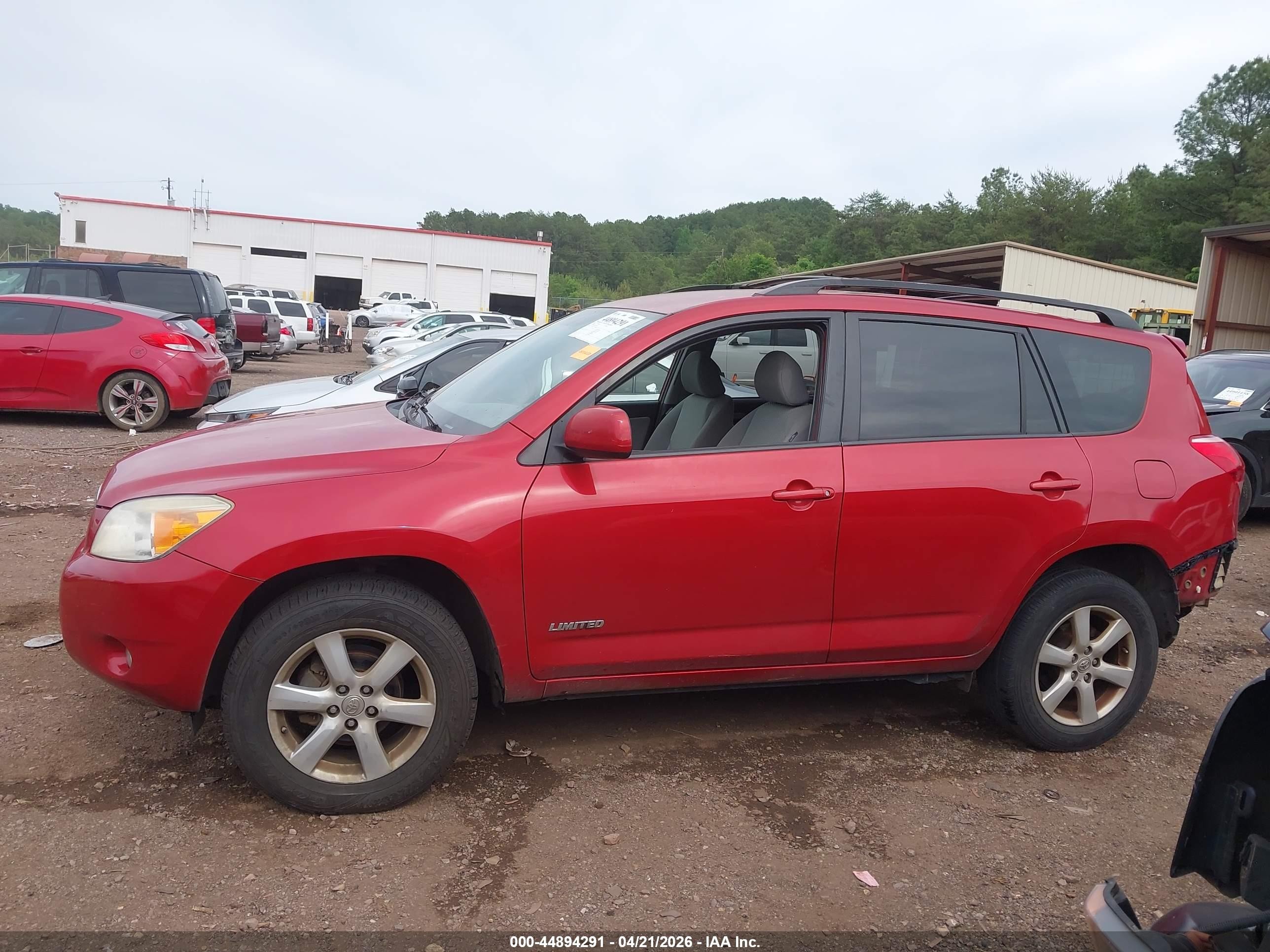 2007 Toyota Rav4 Limited Red vin: JTMBD31V675070401