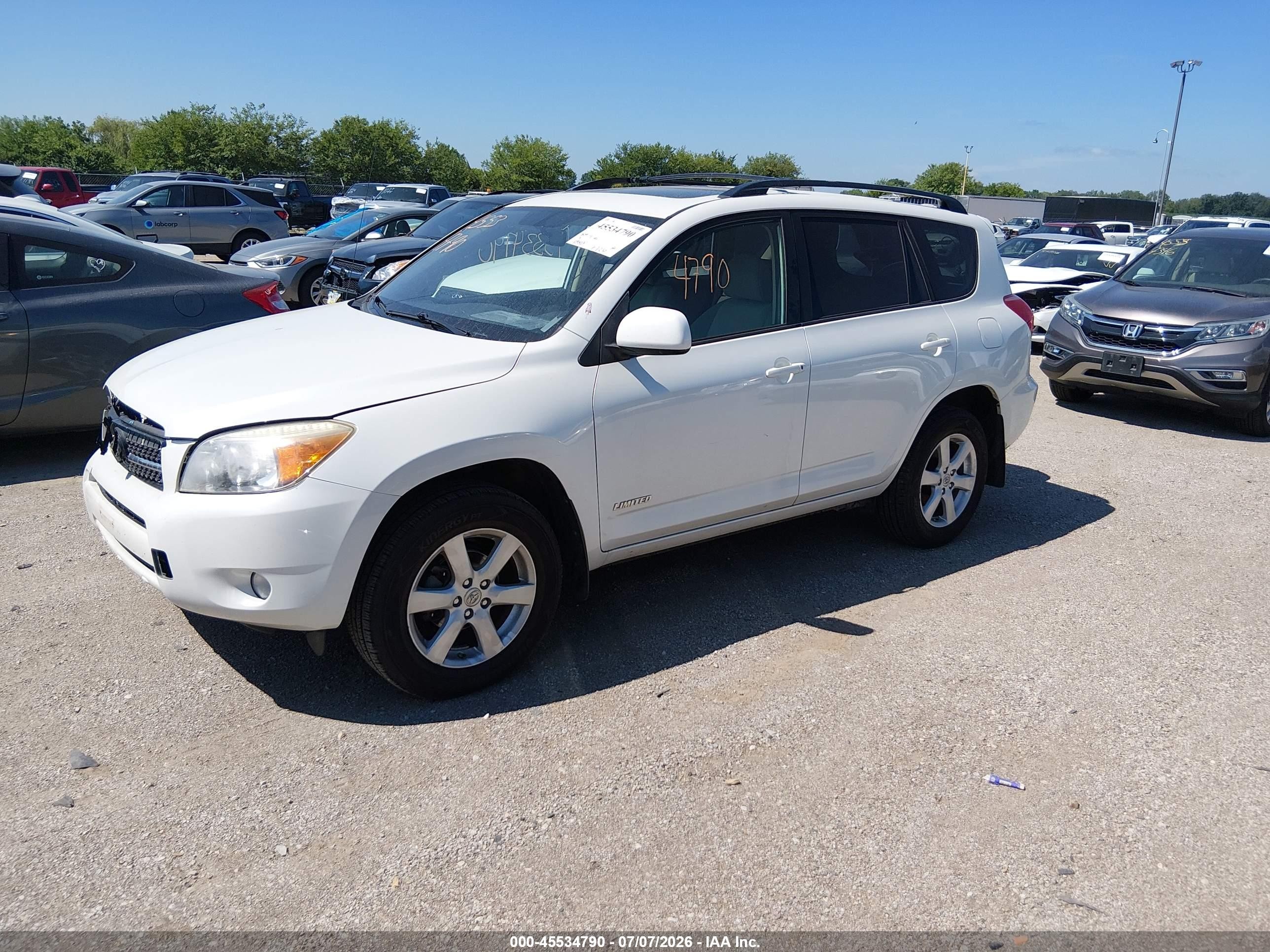 2008 Toyota Rav4 Limited White vin: JTMBD31V685182777