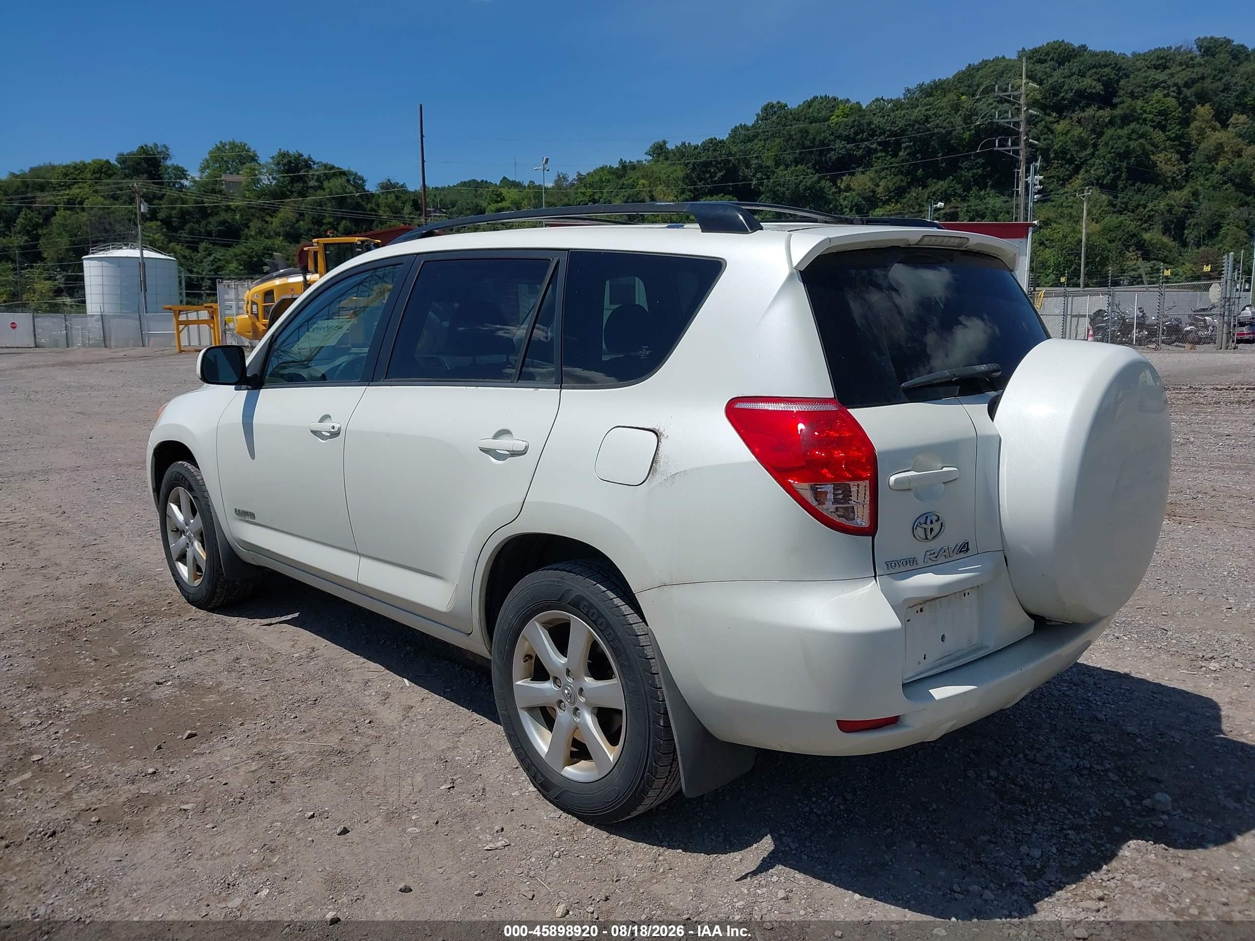 2008 Toyota Rav4 Limited White vin: JTMBD31V685186800