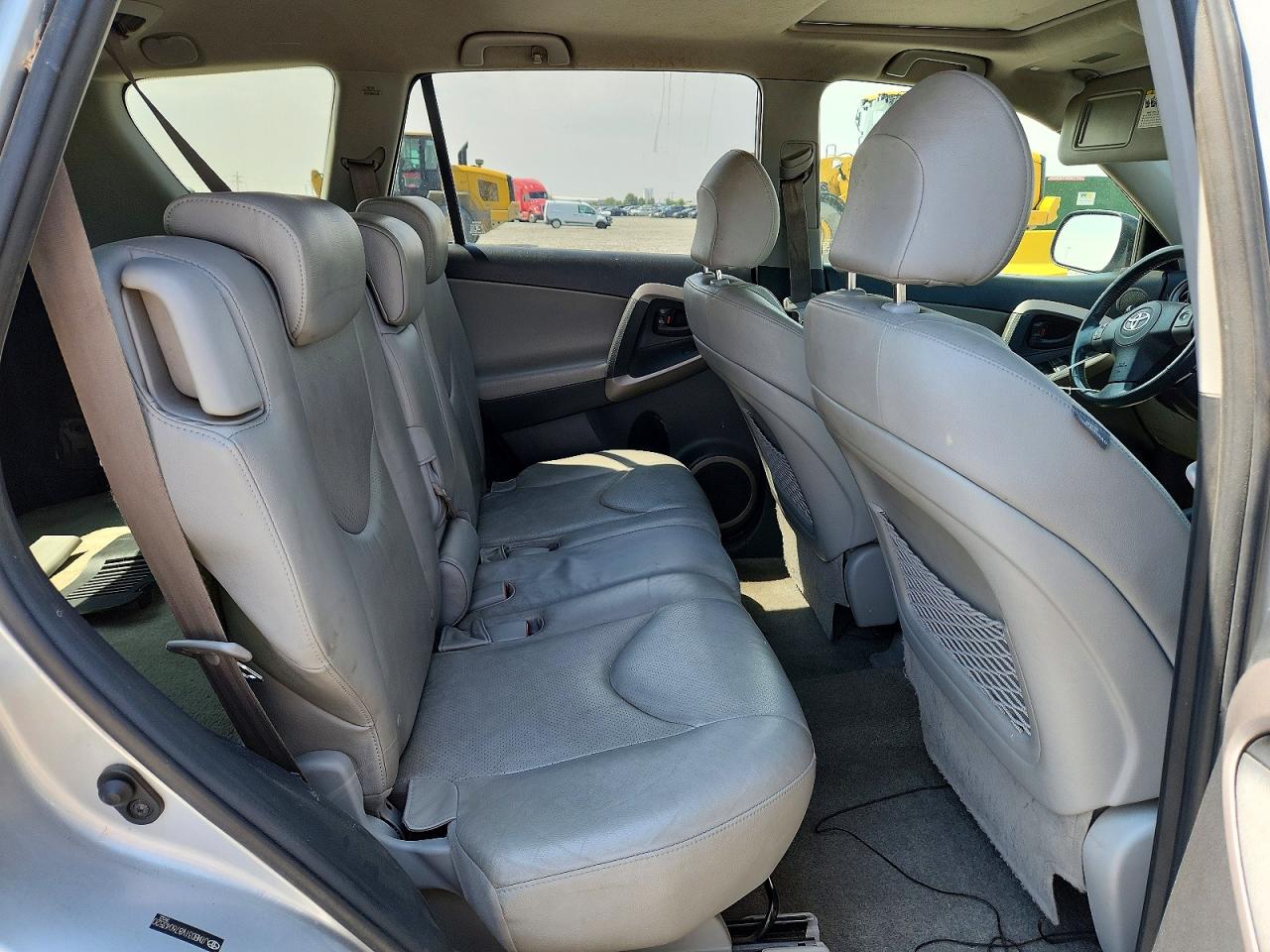 2007 Toyota Rav4 Limited Silver vin: JTMBD31V876043520