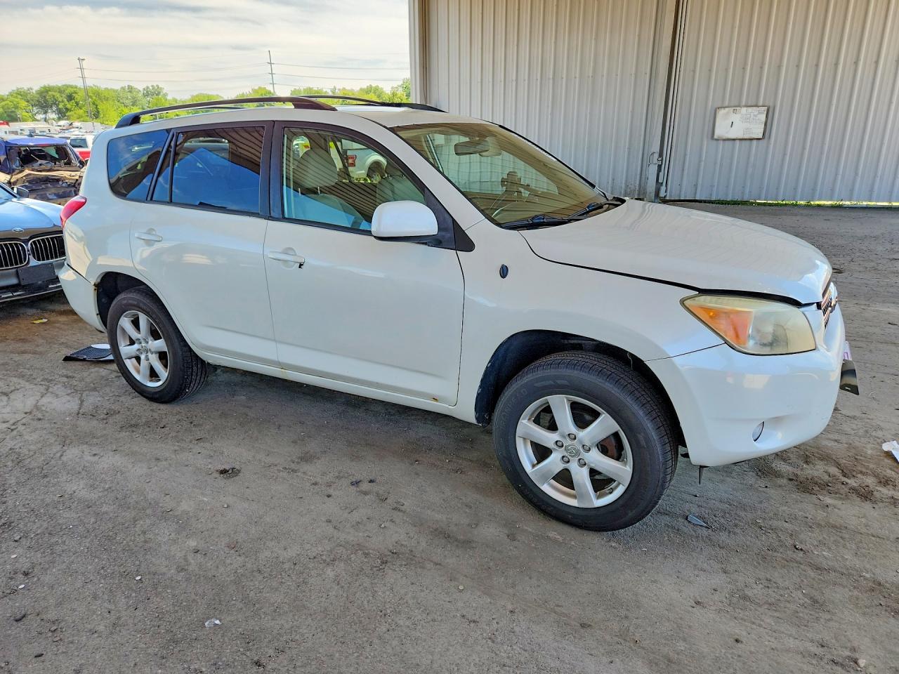 2008 Toyota Rav4 Limited White vin: JTMBD31V885134357