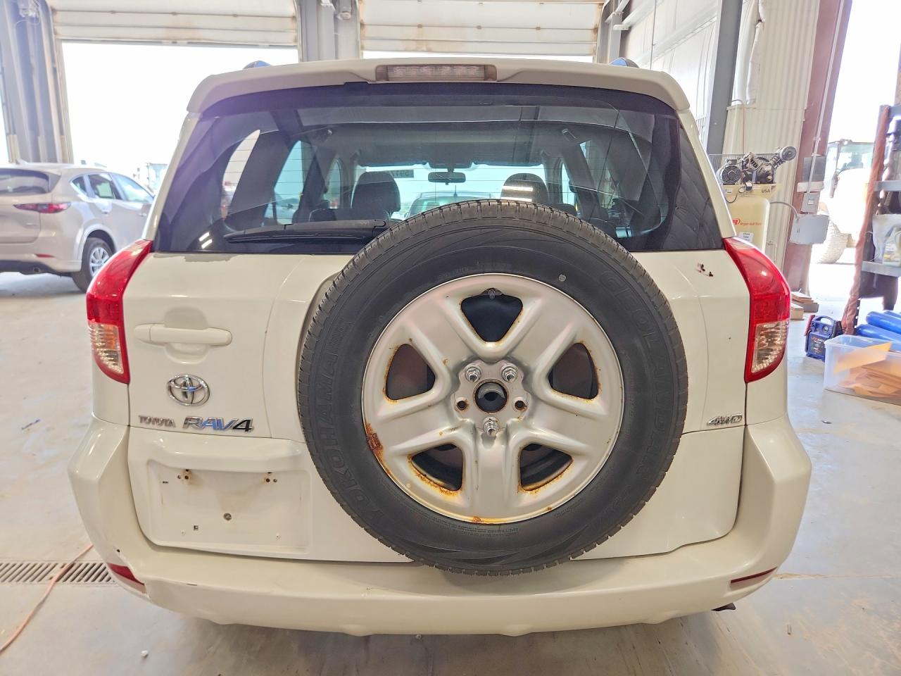 2008 Toyota Rav4 Limited Белый vin: JTMBD31V885188757