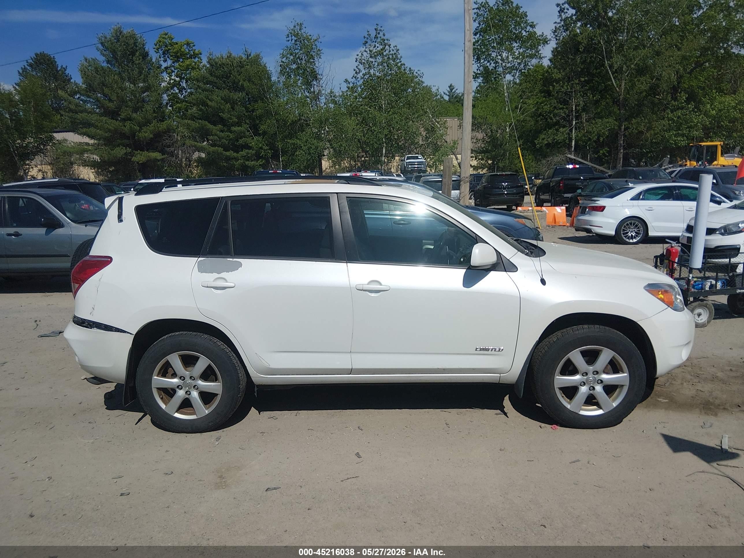 2006 Toyota Rav4 Limited White vin: JTMBD31V965037312